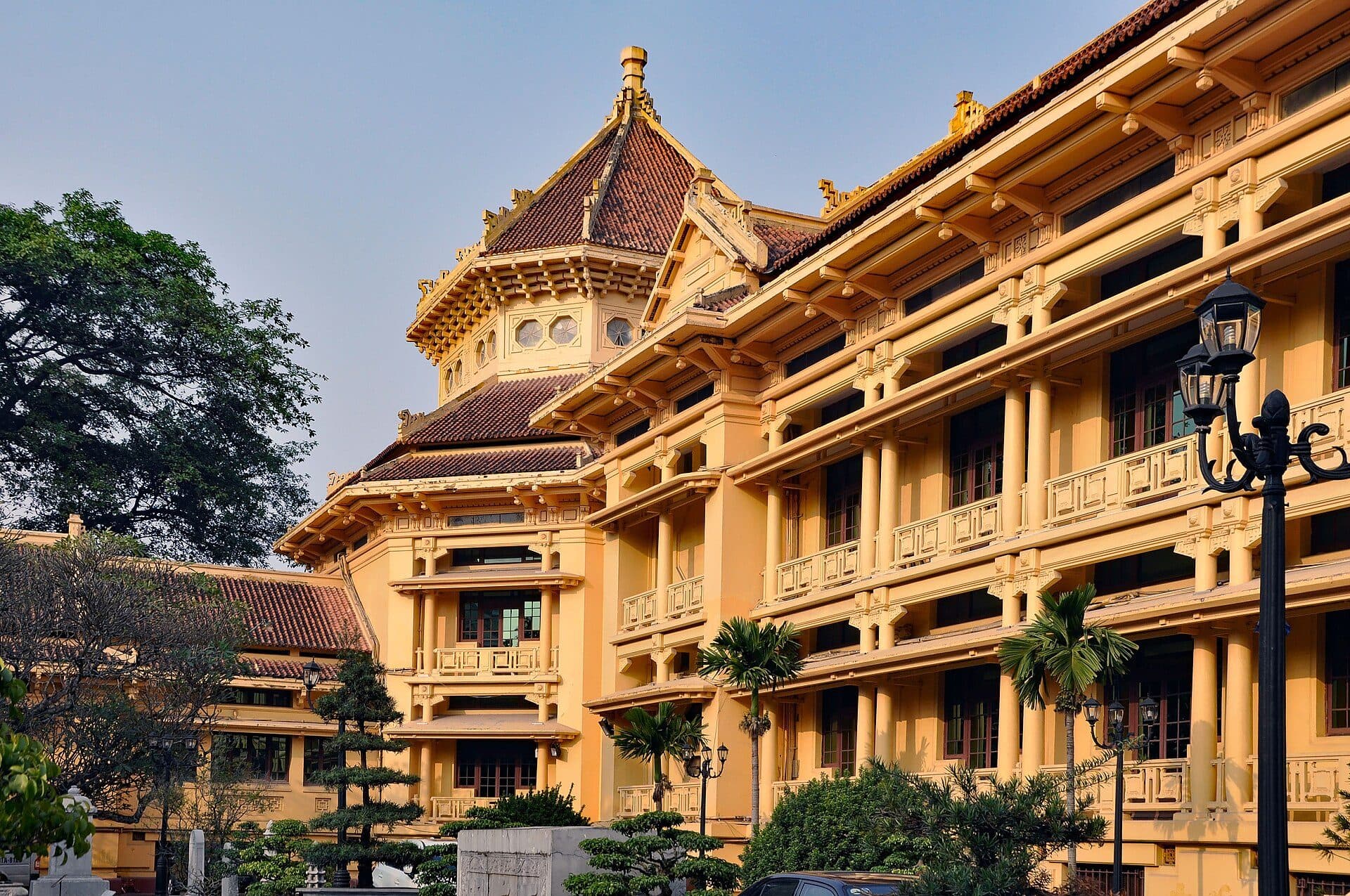 Fachada do Vietnam National Museum of History em Hanoi