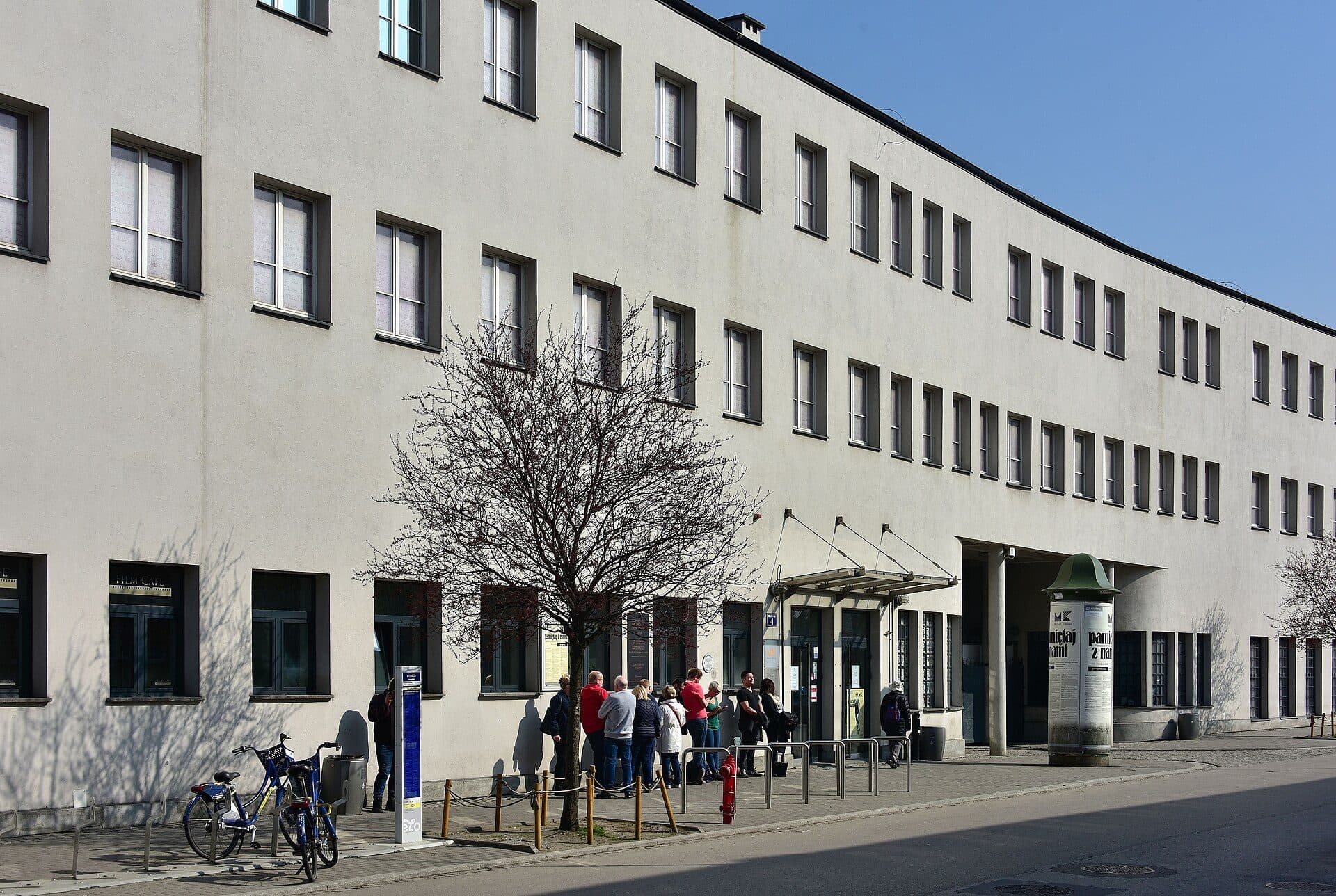 Fachada do museu Fabryka Schindlera em Kraków