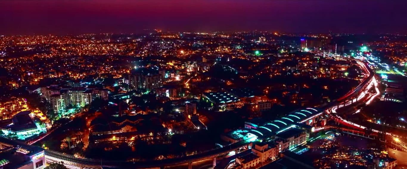 Vista da cidade de Delhi durante a noite