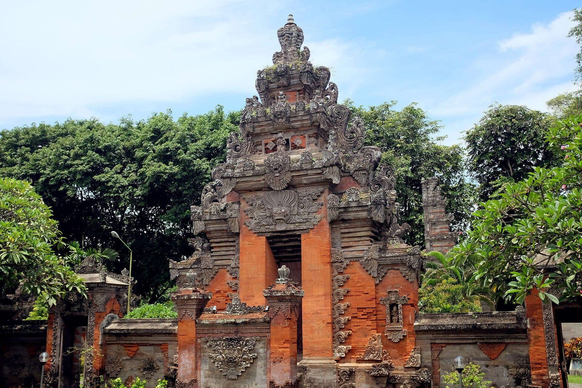 Vista da arquitetura tradicional no Bali Museum