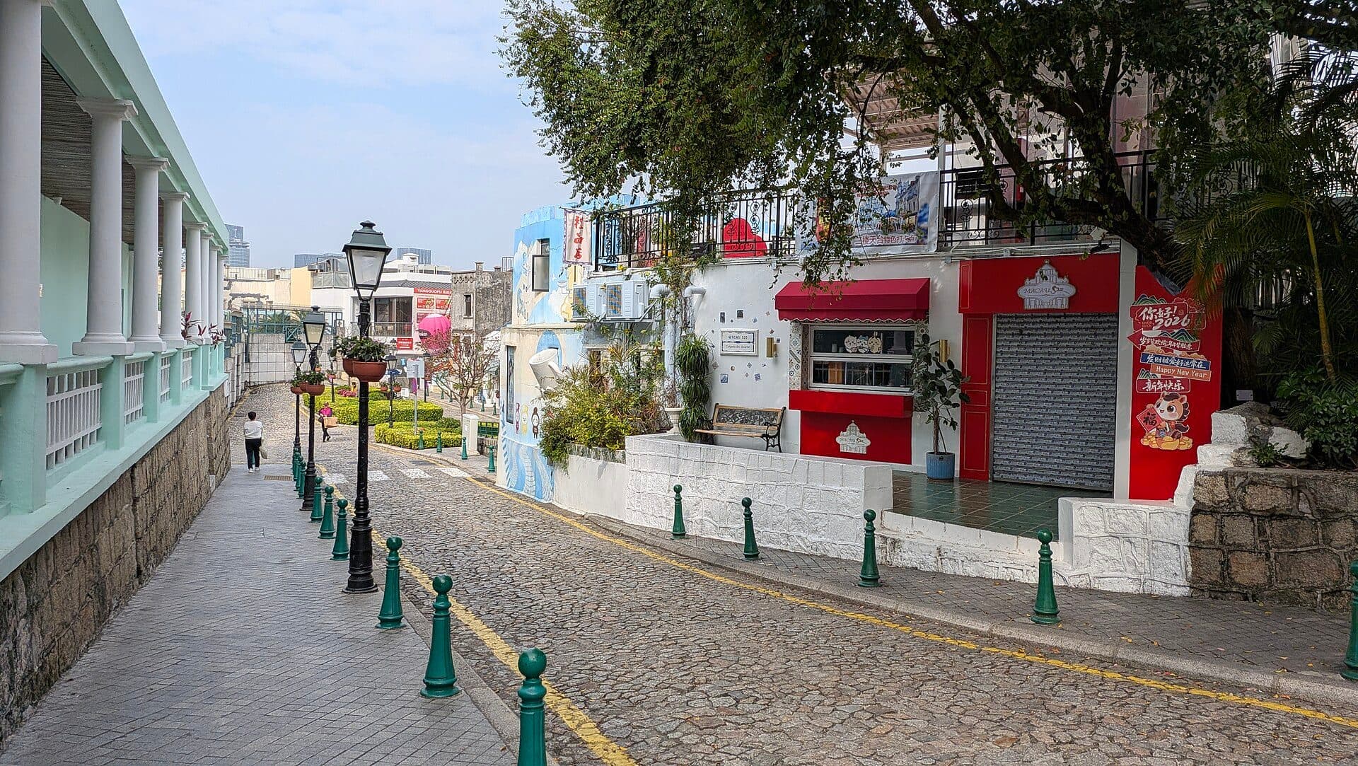 Vista de uma rua urbana na Ilha da Taipa