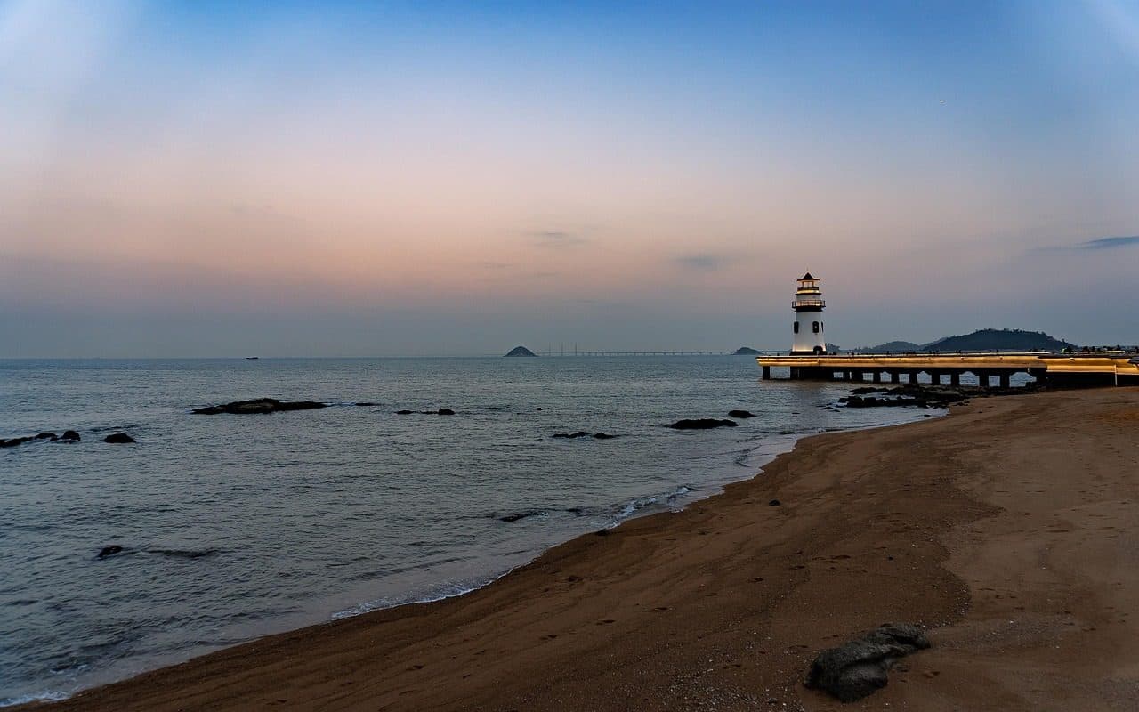Vista da Couple Road na cidade costeira de Zhuhai, na China