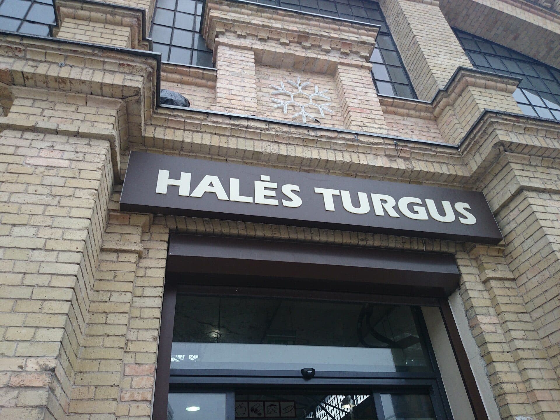 Vista do mercado tradicional Halės turgus