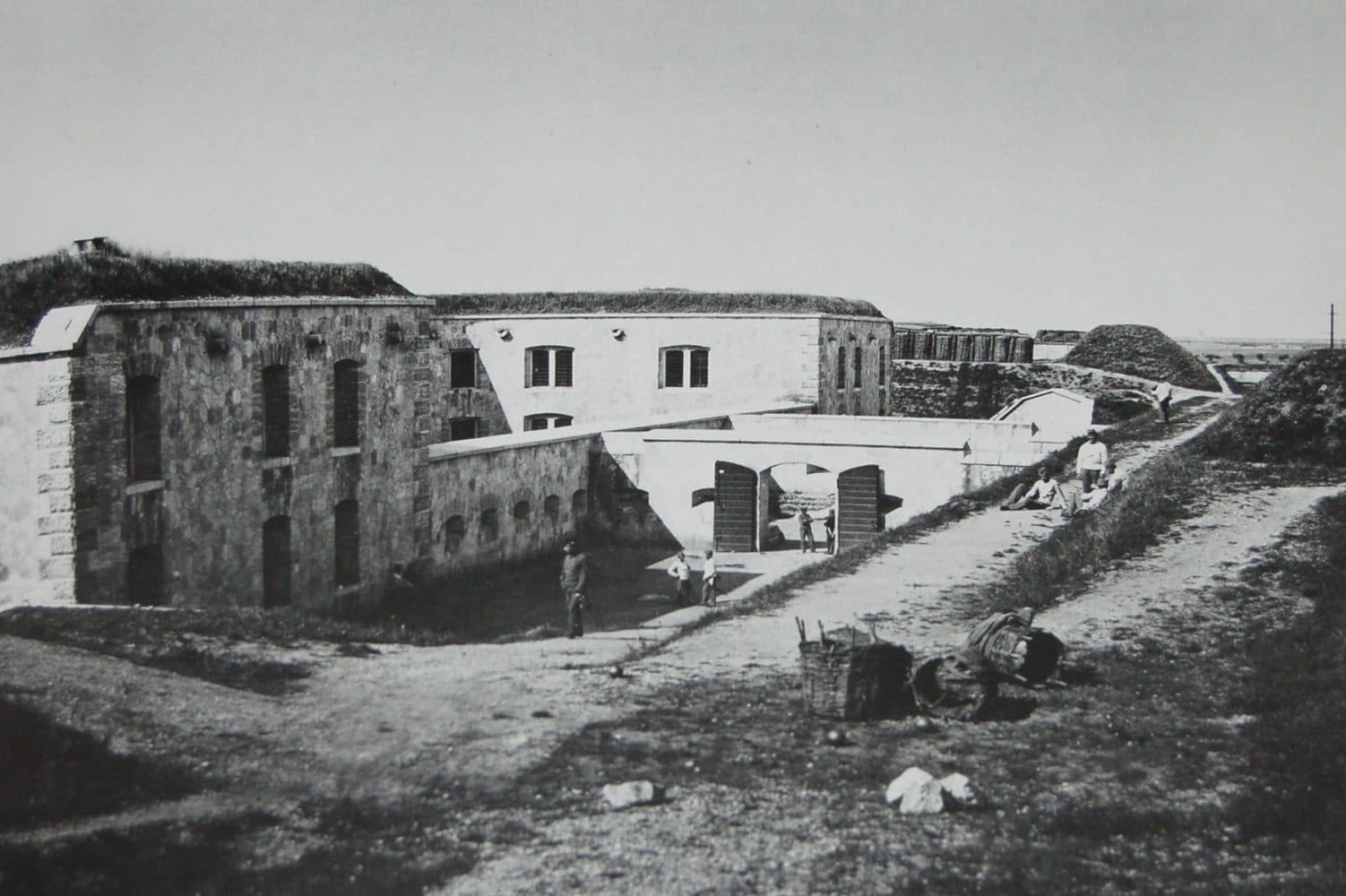 Vista da fortificação histórica Forte Dossobuono