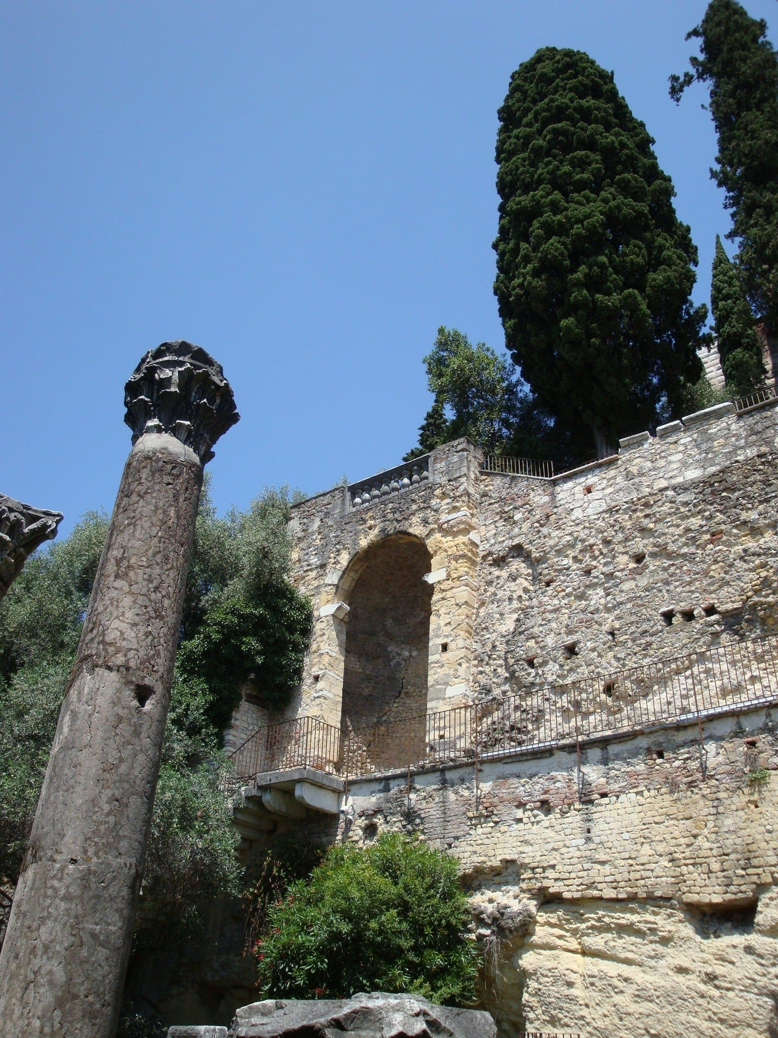 Vista do Museo Archeologico al Teatro Romano