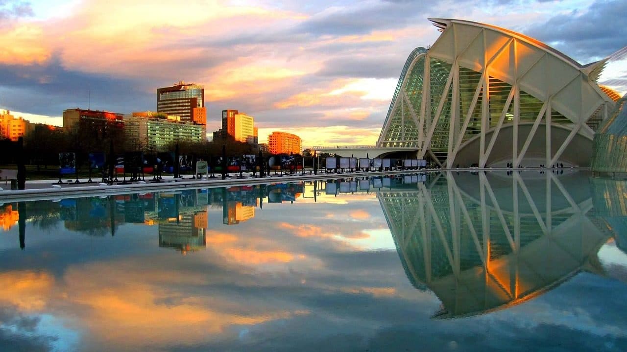 Cidade das Artes e das Ciências e jardins do Turia em Valência, na Espanha
