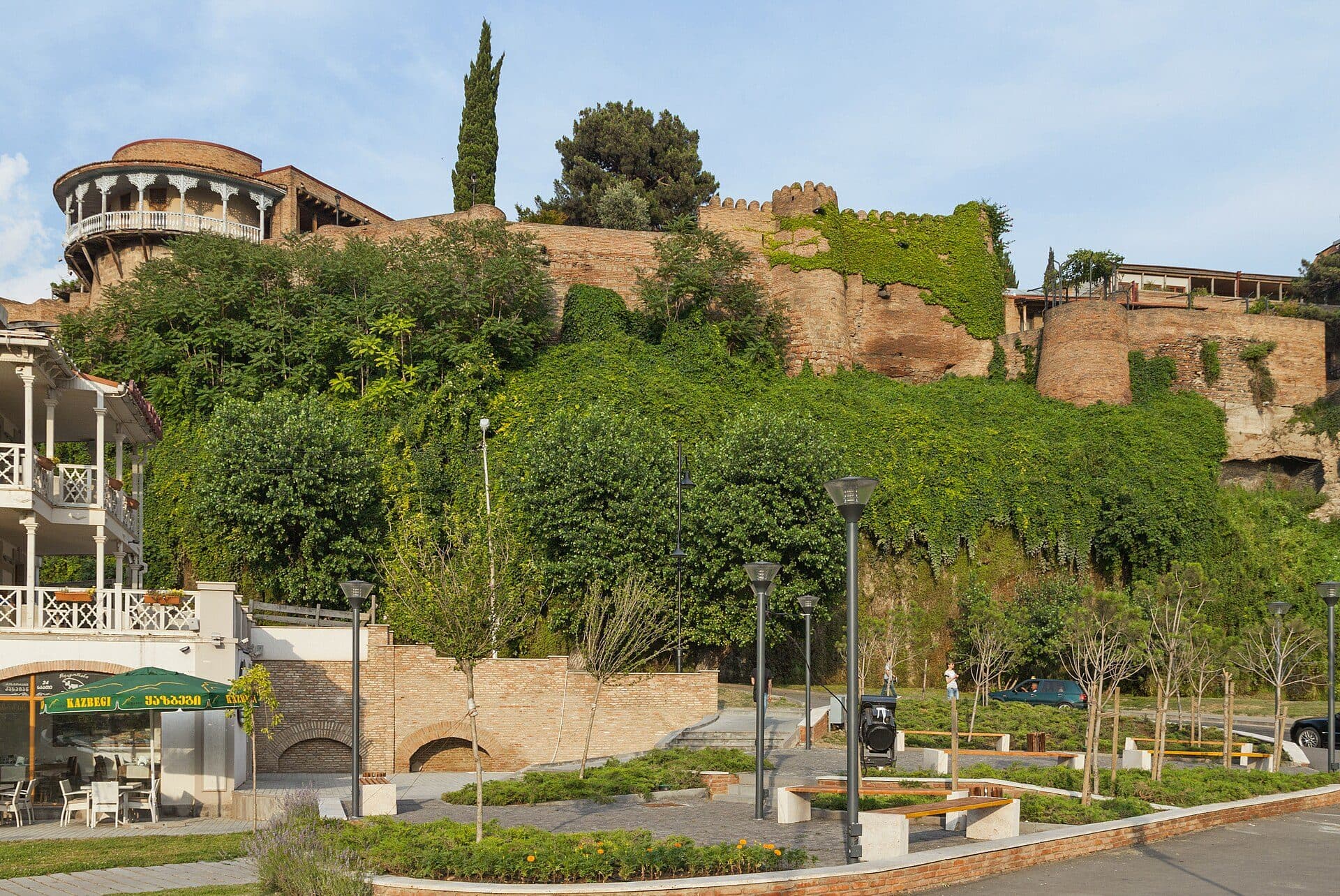 Vista do Parque Rike na cidade de Tbilisi