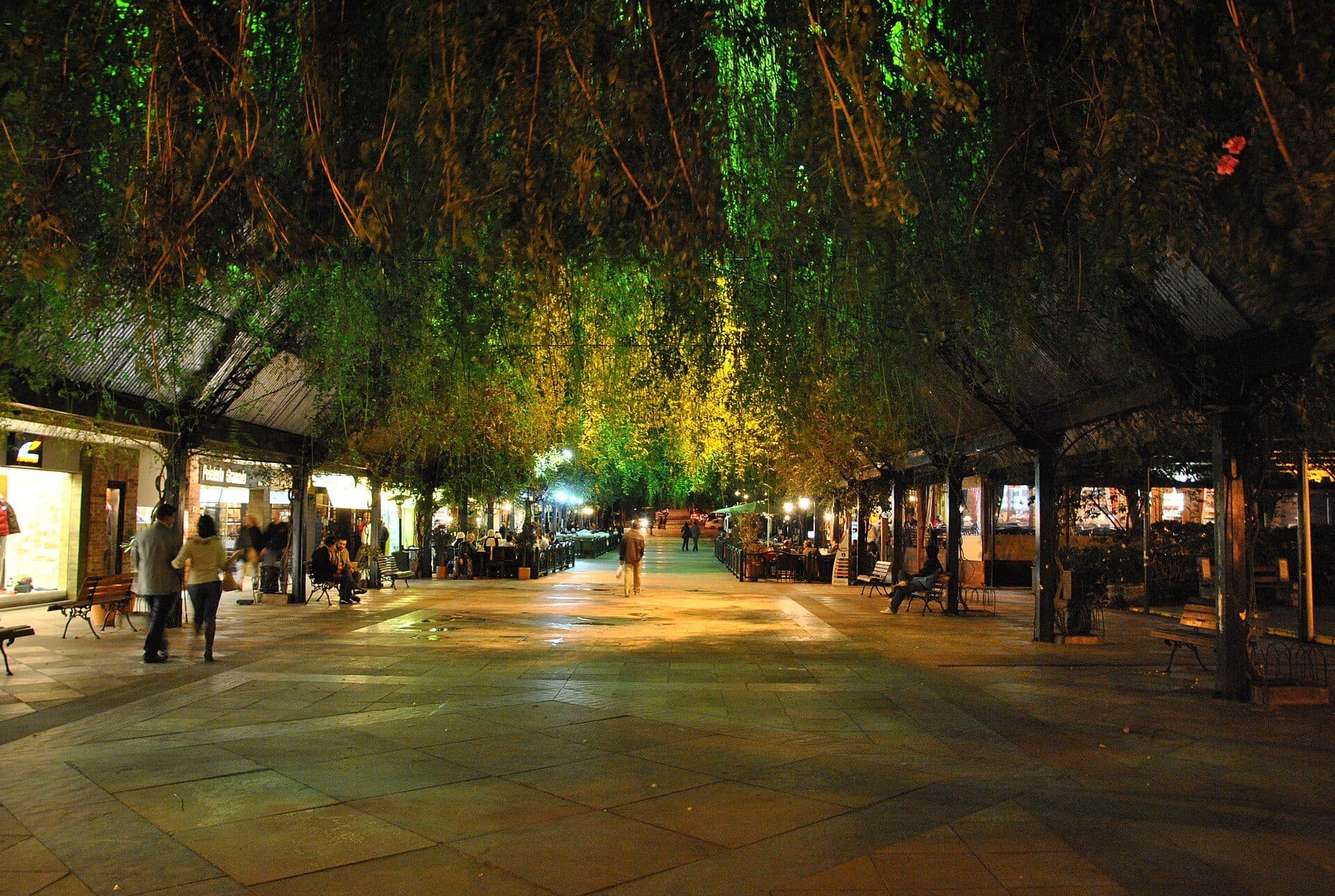 Vista da Rua Coberta no centro de Gramado