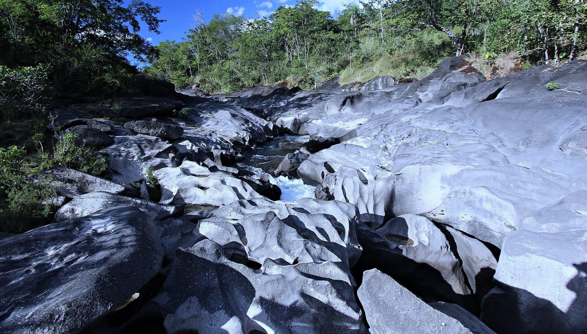 Paisagem rochosa do Vale da Lua na Chapada dos Veadeiros em Goiás