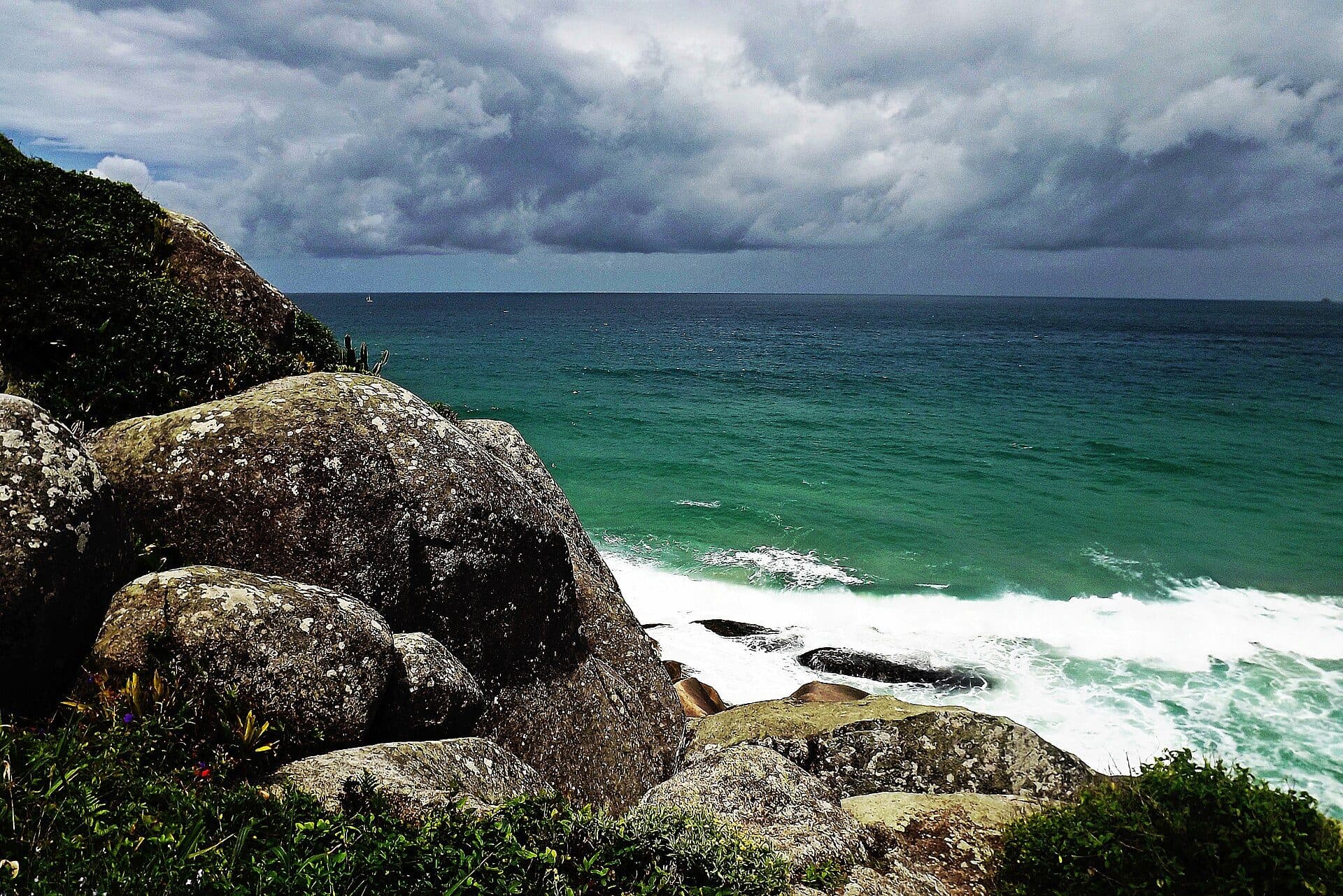 Vista da Praia Brava em Florianópolis, Santa Catarina