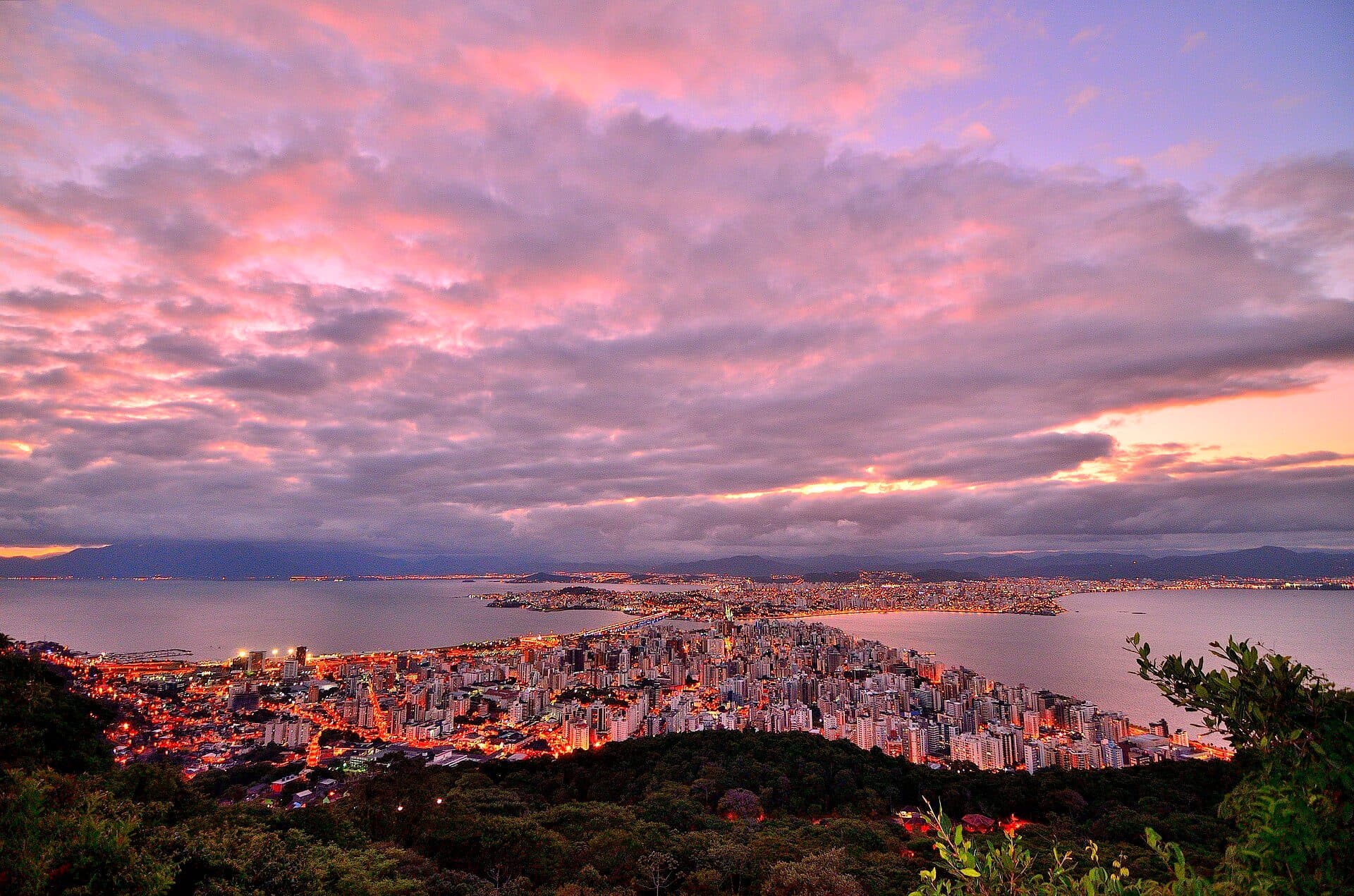 Vista panorâmica a partir do Morro da Cruz em Florianópolis
