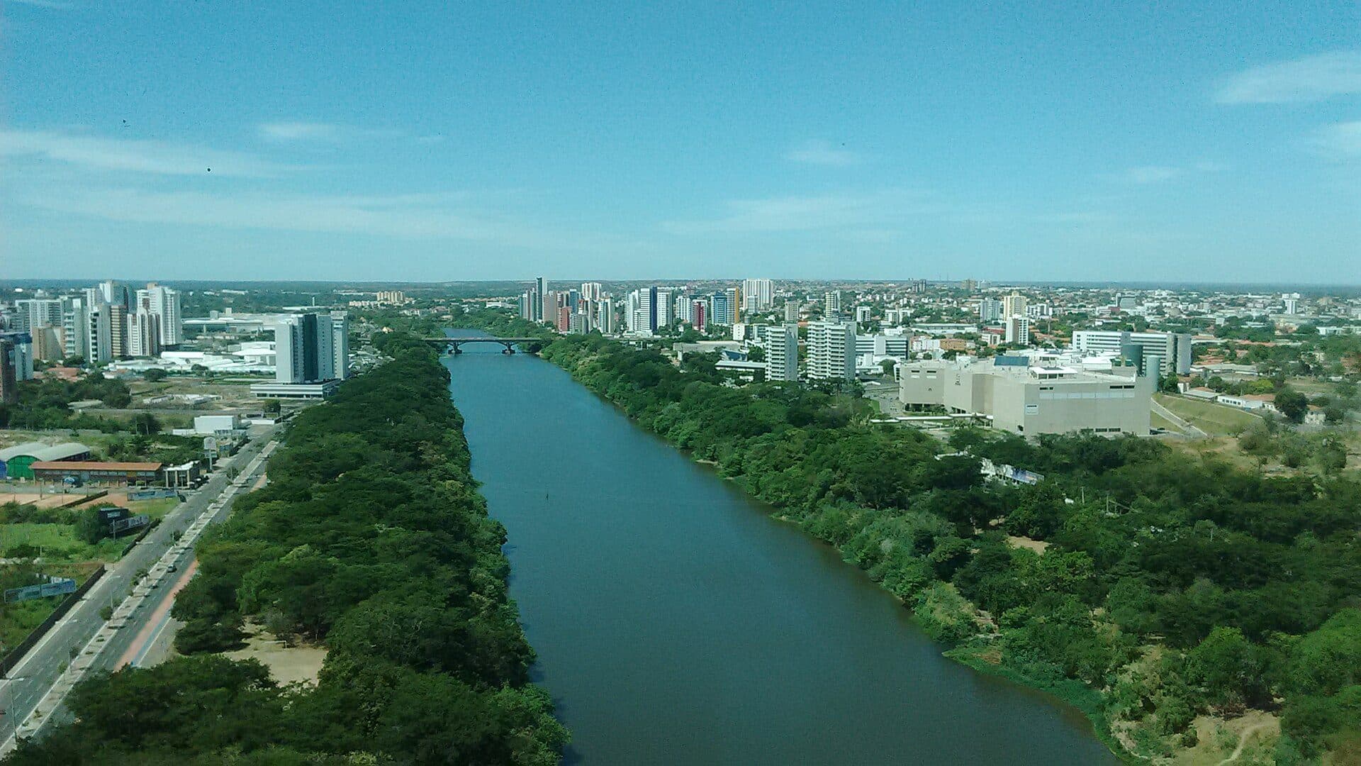 Vista panorâmica da cidade a partir do mirante da Ponte Estaiada de Teresina