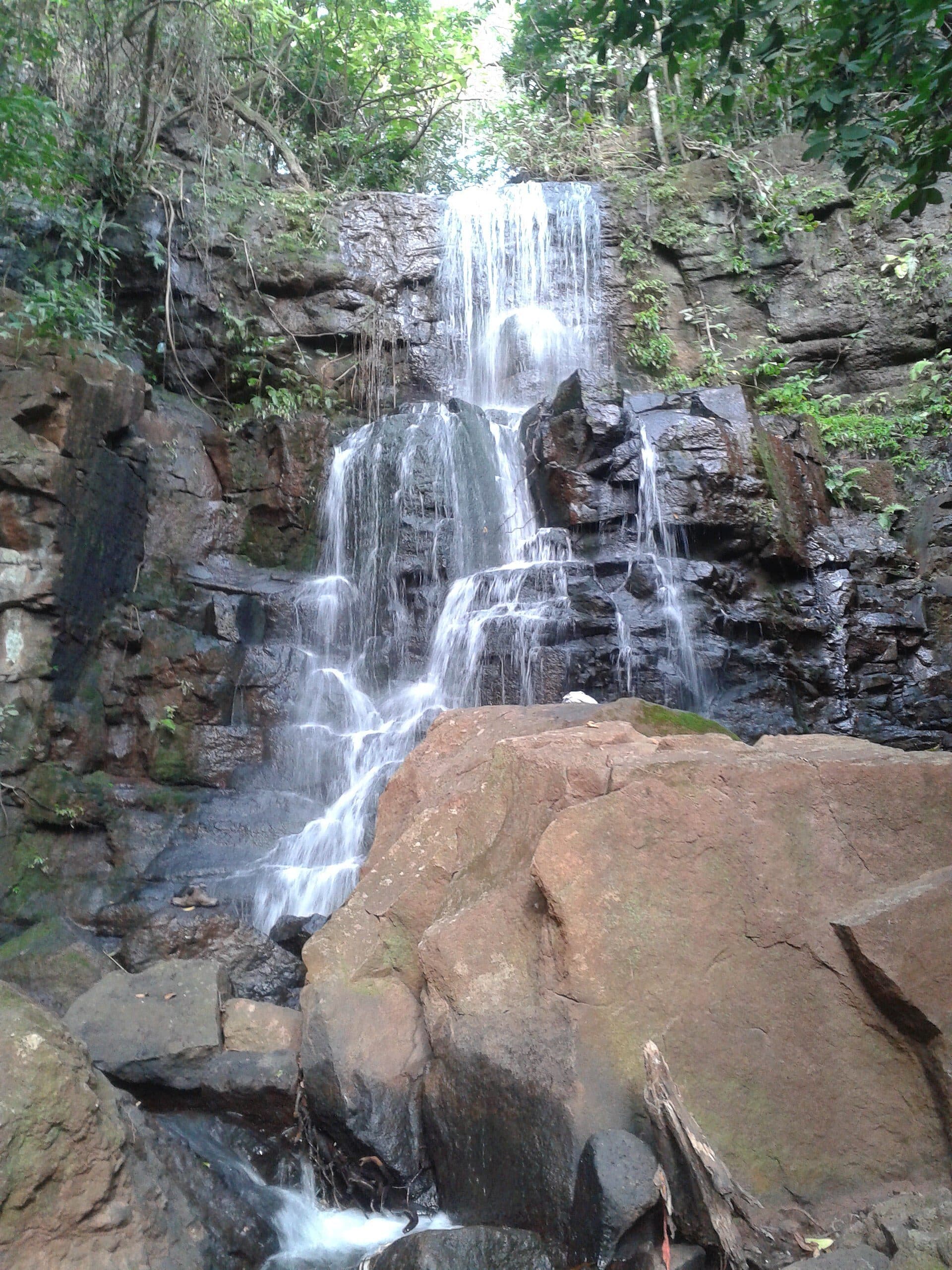 Vista da Cachoeira do Inferninho em Campo Grande no Mato Grosso do Sul