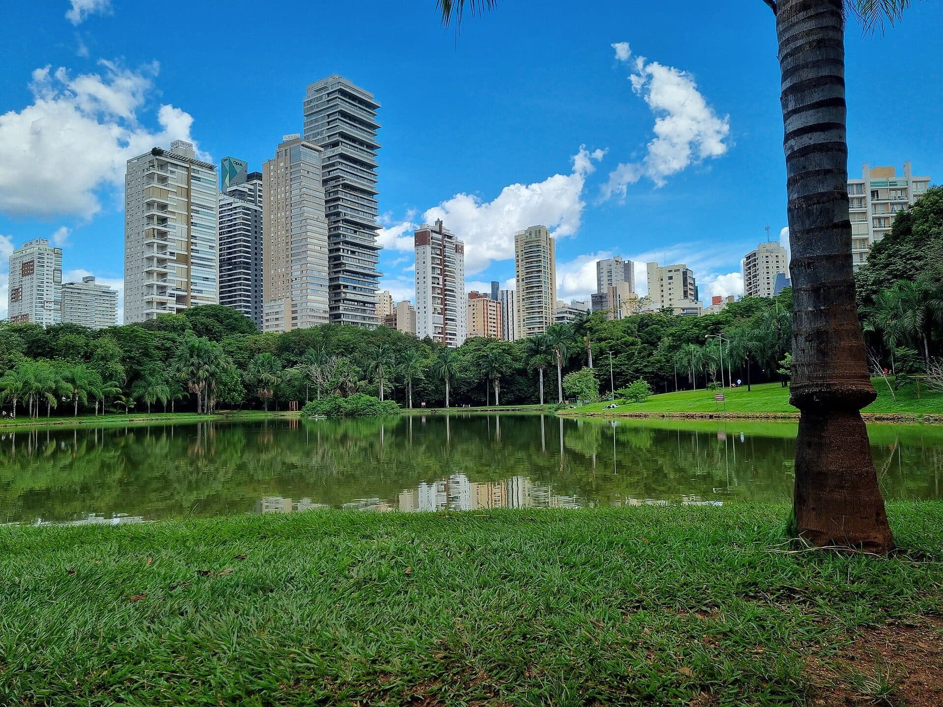 Vista do Parque Vaca Brava no bairro Bueno em Goiânia