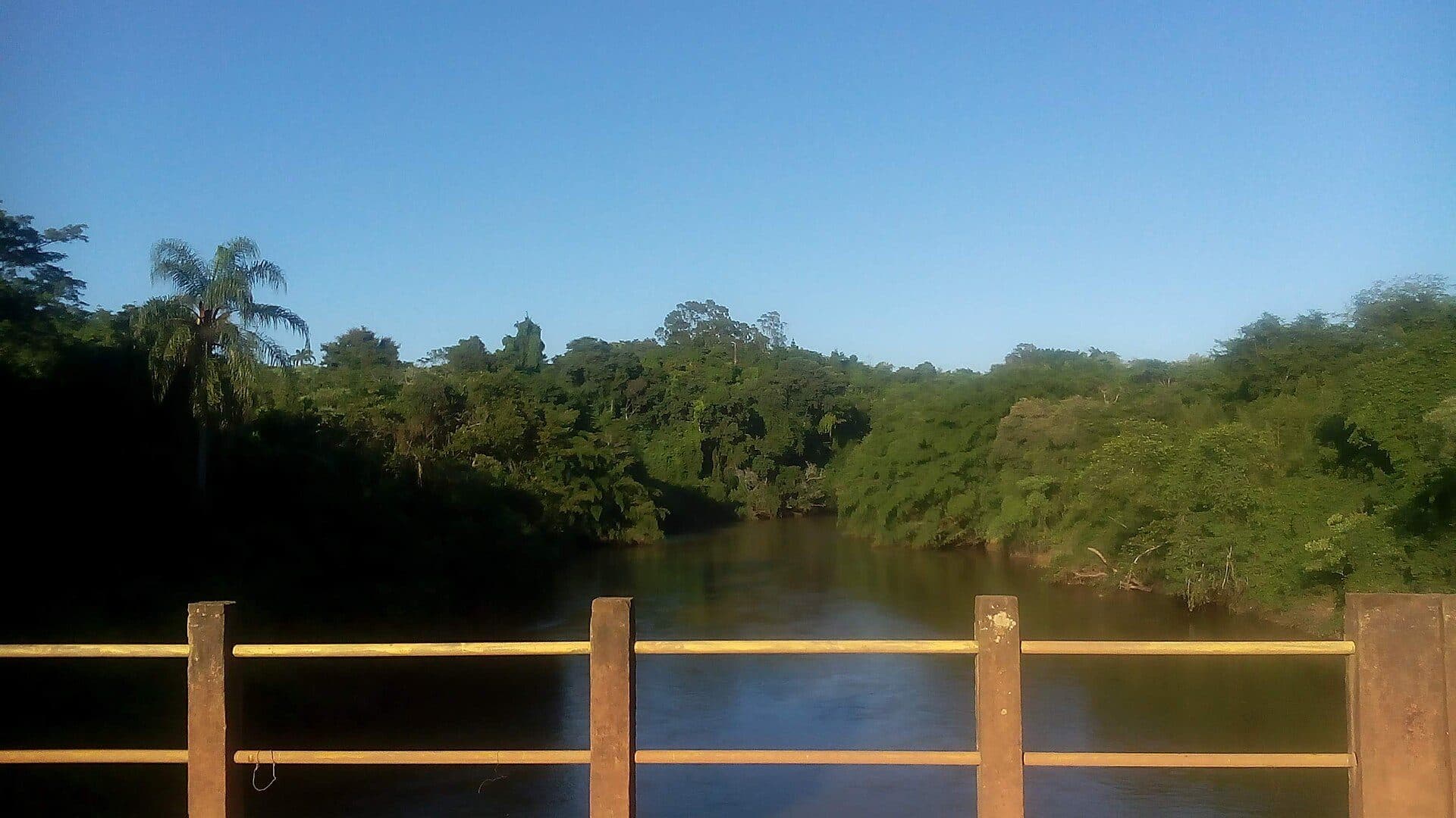 Vista do Rio Sorocaba a partir da ponte da Estrada LRP-010