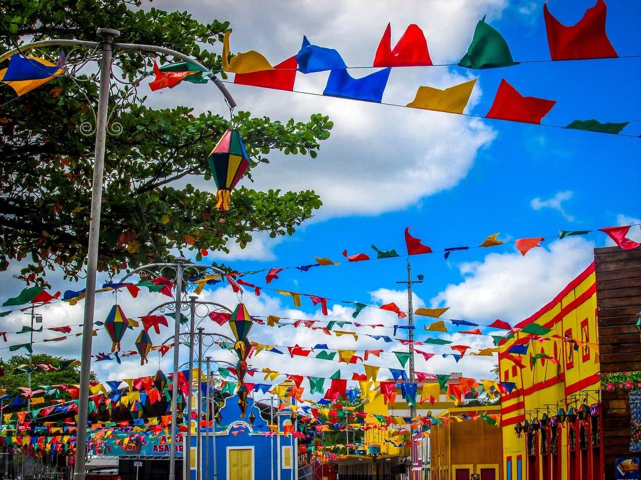 Apresentação de quadrilha na festa de São João em Caruaru, Pernambuco