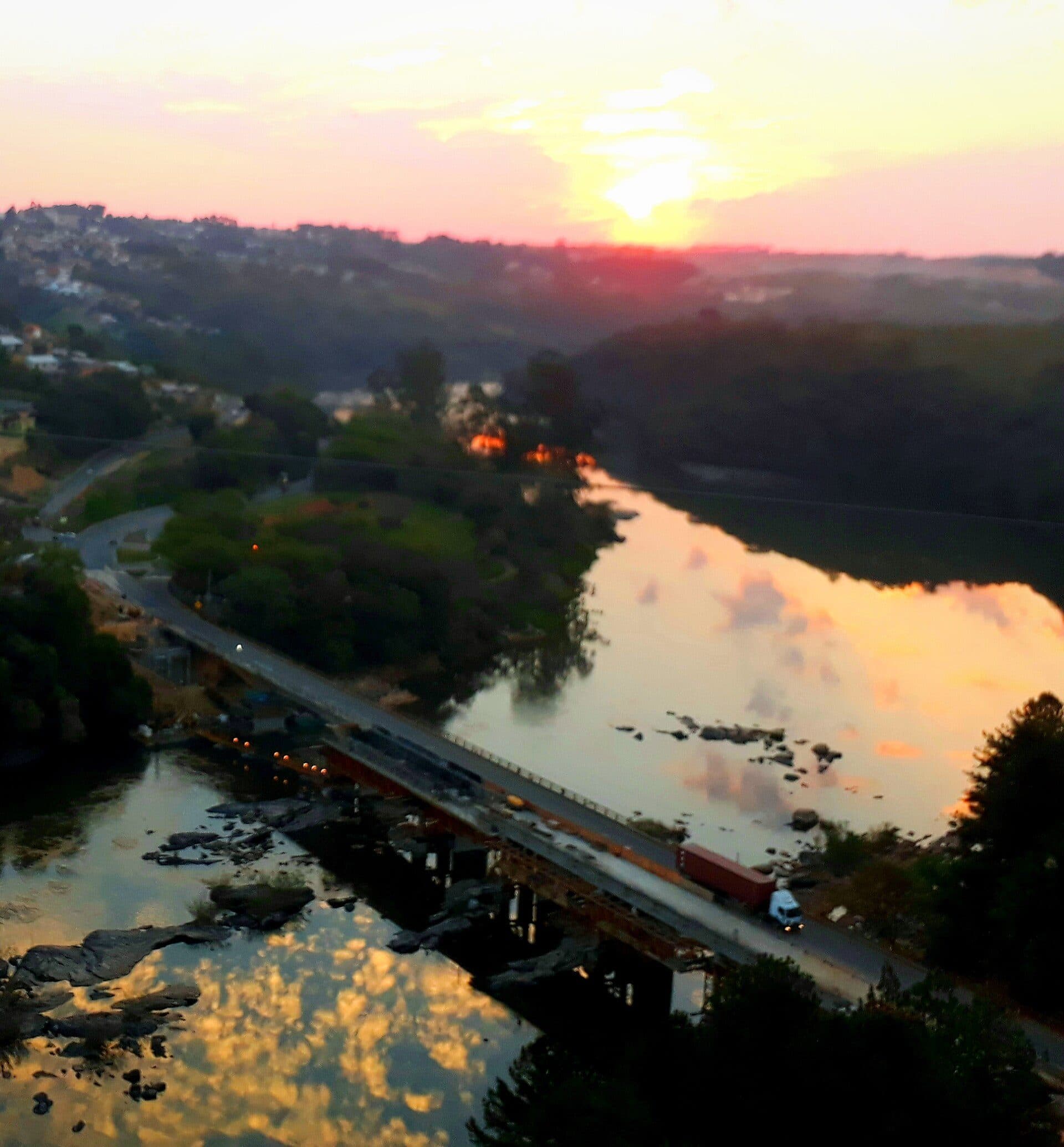 Vista da paisagem no Parque Municipal do Rio Tibagi