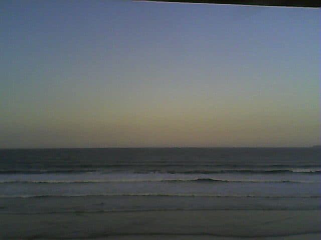 Vista da orla marítima de Meia Praia em Itapema