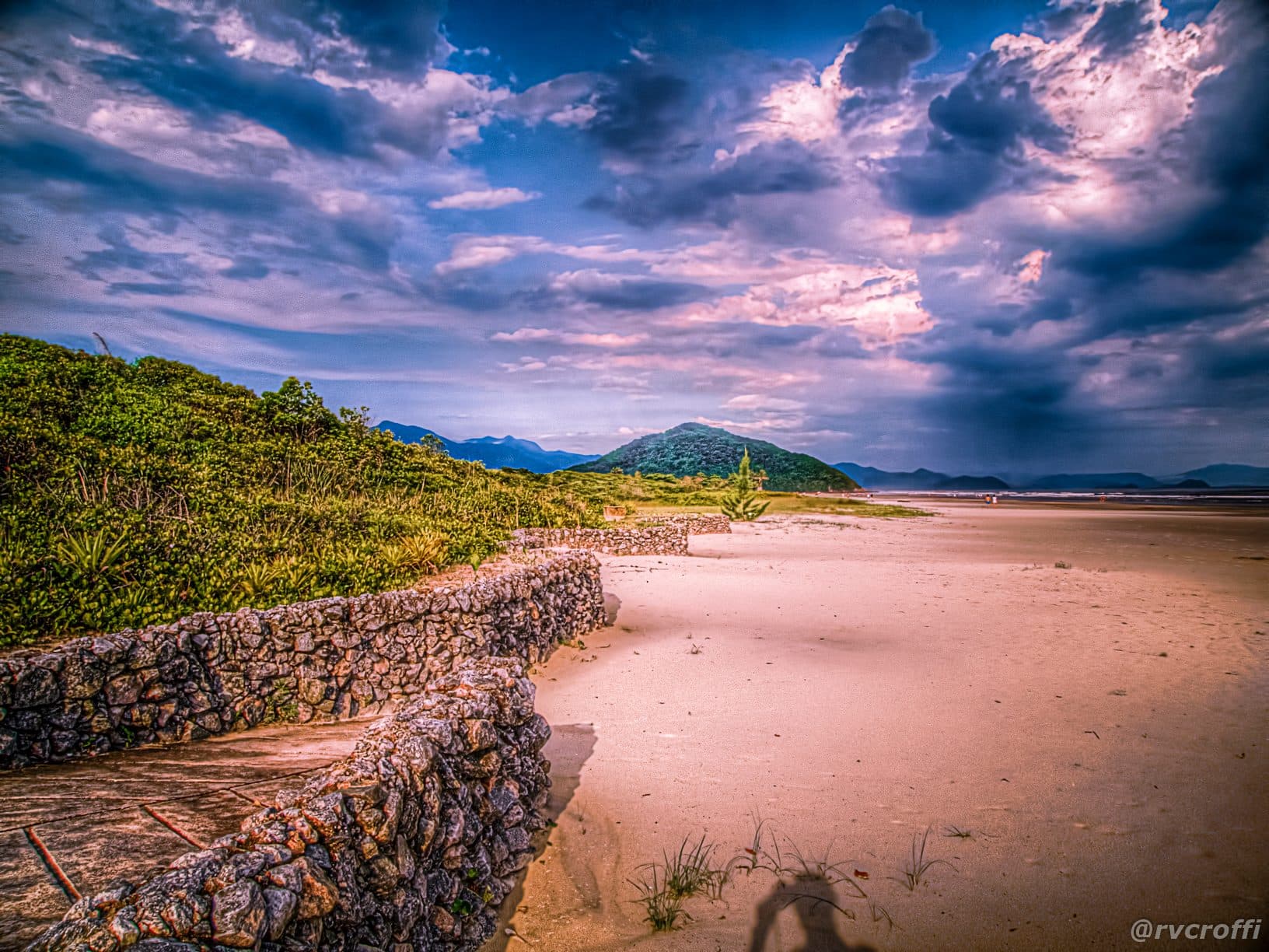Vista da Praia de Guaratuba no litoral de Bertioga
