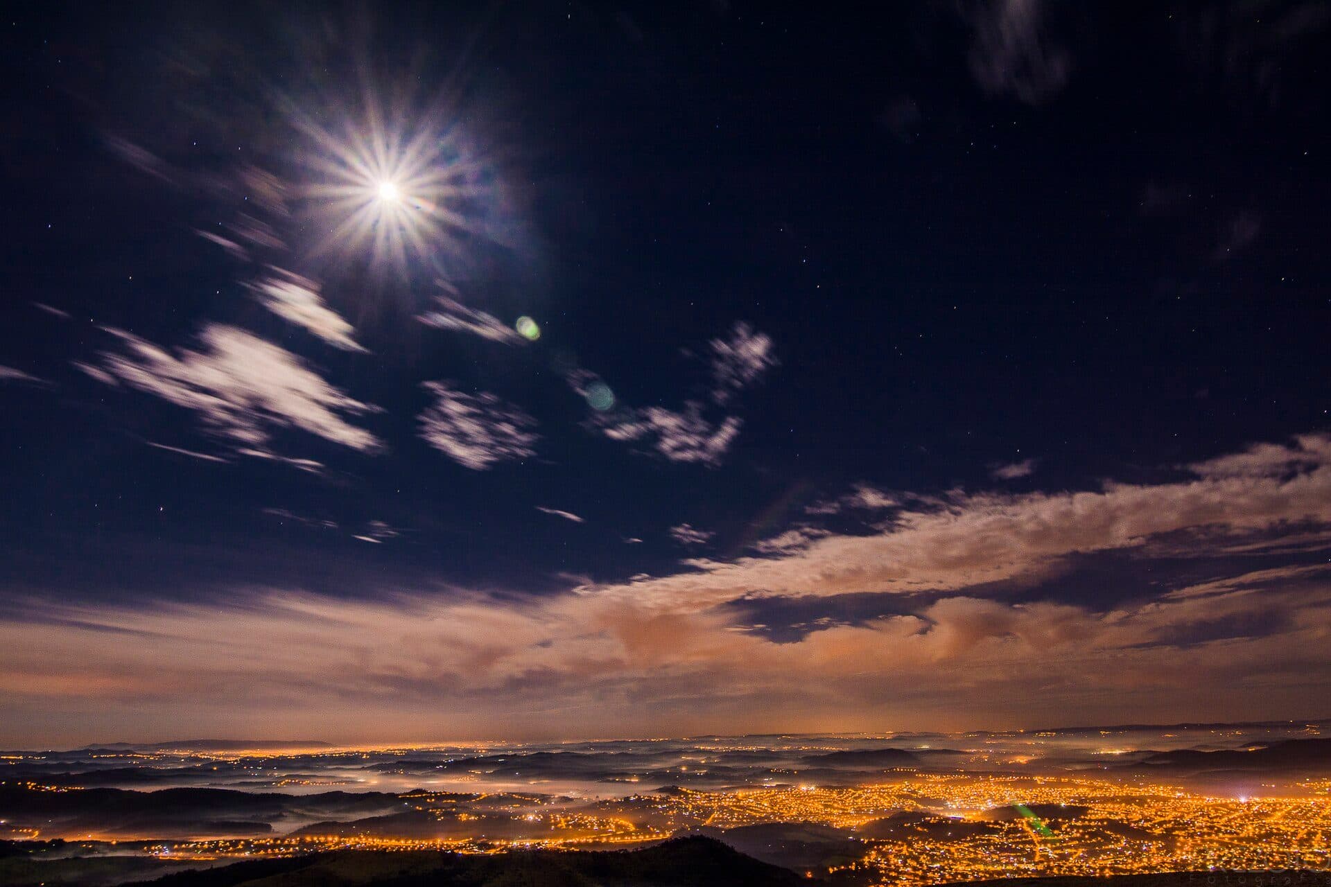 Vista da formação rochosa da Pedra Grande em Atibaia