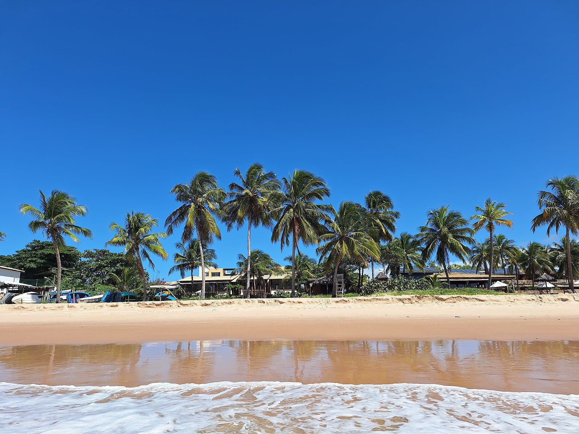 Vista da Praia de Itacimirim em Camaçari na Bahia