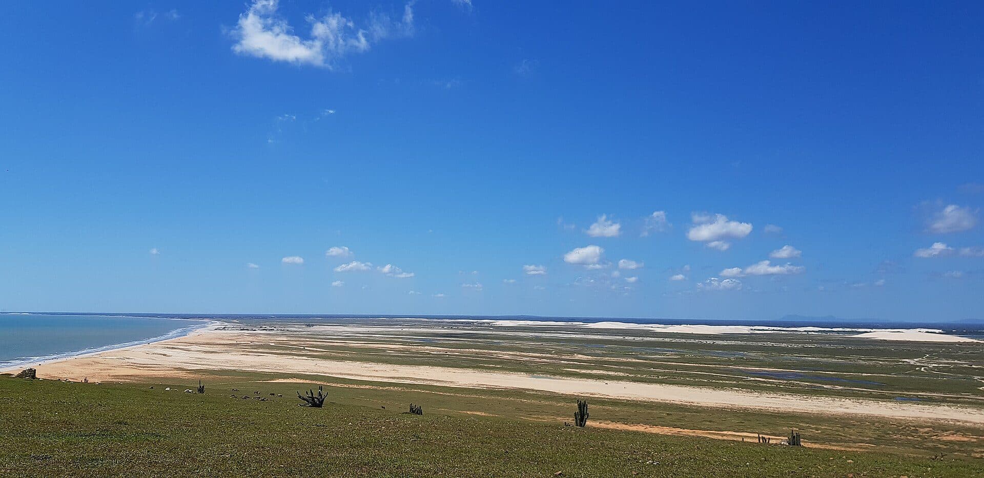 Vista panorâmica do Morro do Serrote em Jericoacoara, Ceará