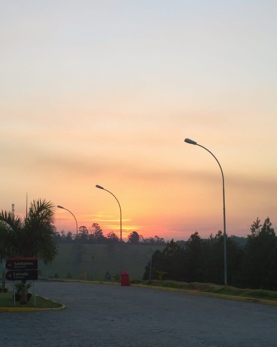 Pôr do sol no céu de São José dos Campos, São Paulo