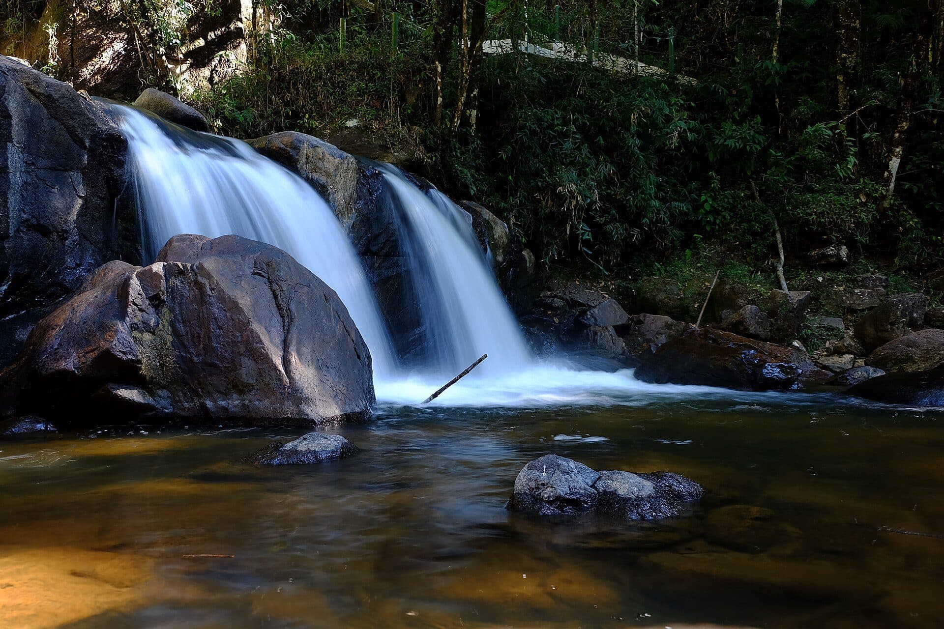 Queda d'água da Cachoeira Pedro David em São Francisco Xavier