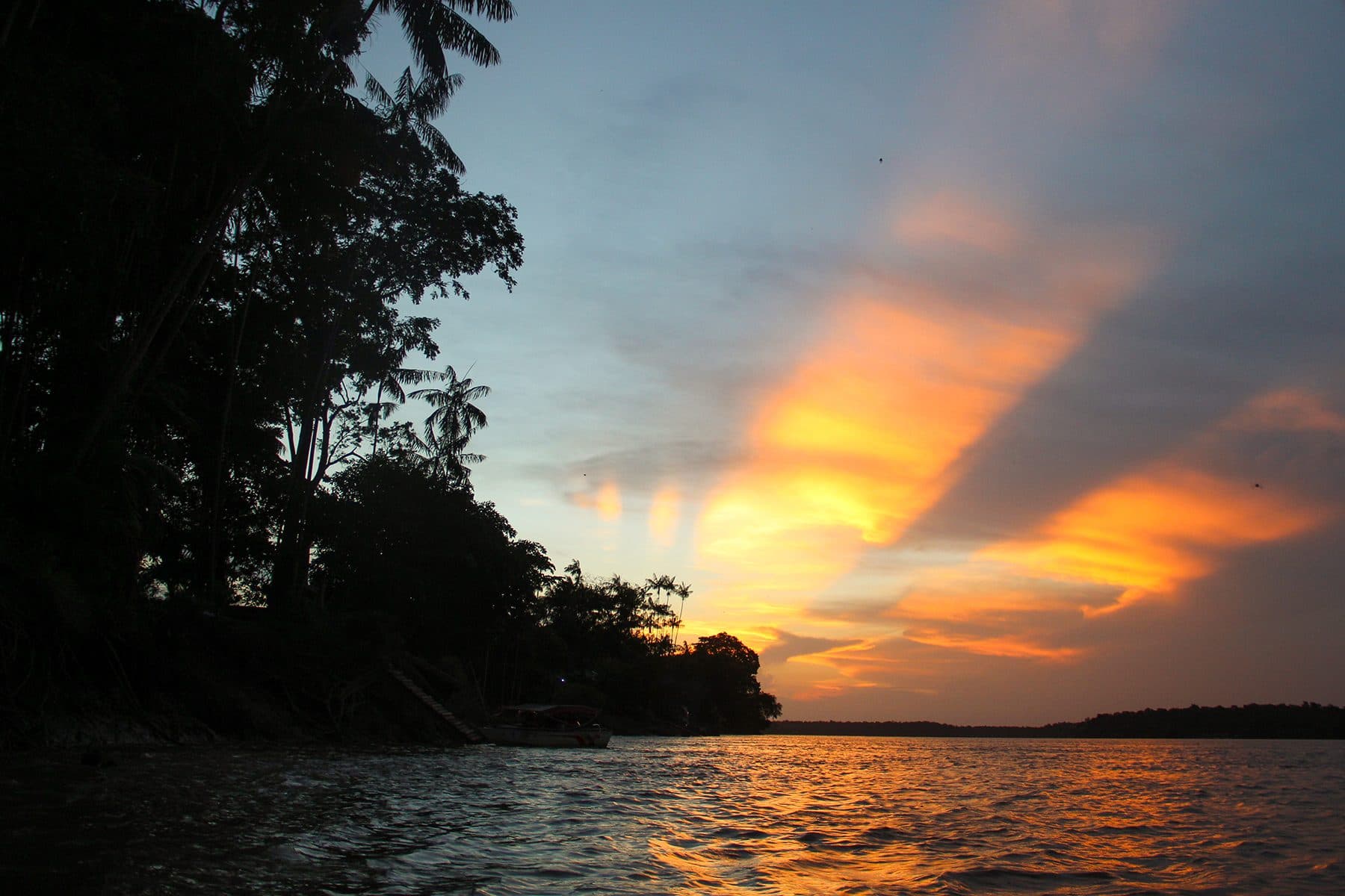 Pôr do sol na região do Bailique