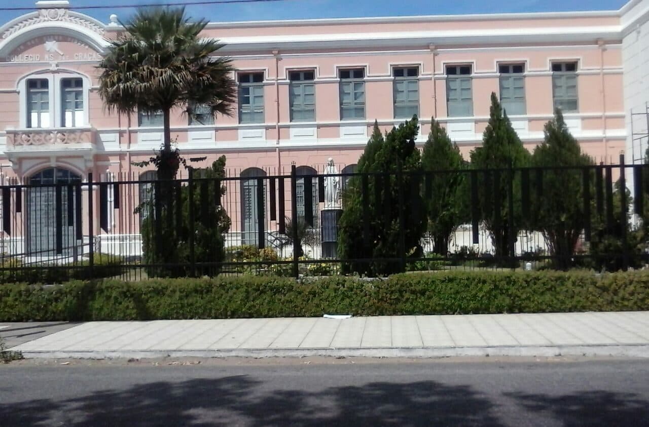 Fachada do Colégio Nossa Senhora das Graças em Parnaíba, no Piauí