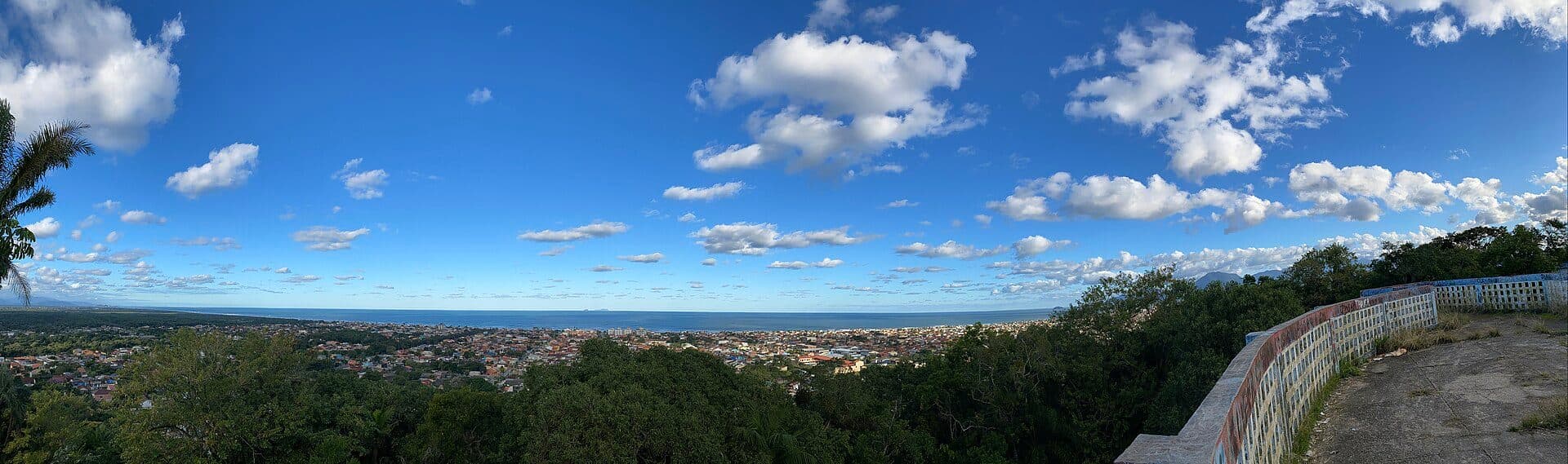 Vista panorâmica a partir do Mirante da Torre em Peruíbe