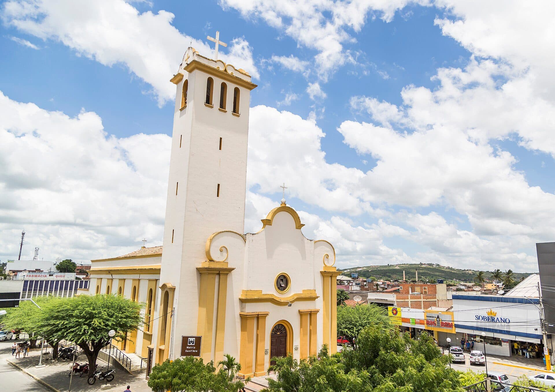 Fachada da Igreja Matriz de Santana em Gravatá, Pernambuco