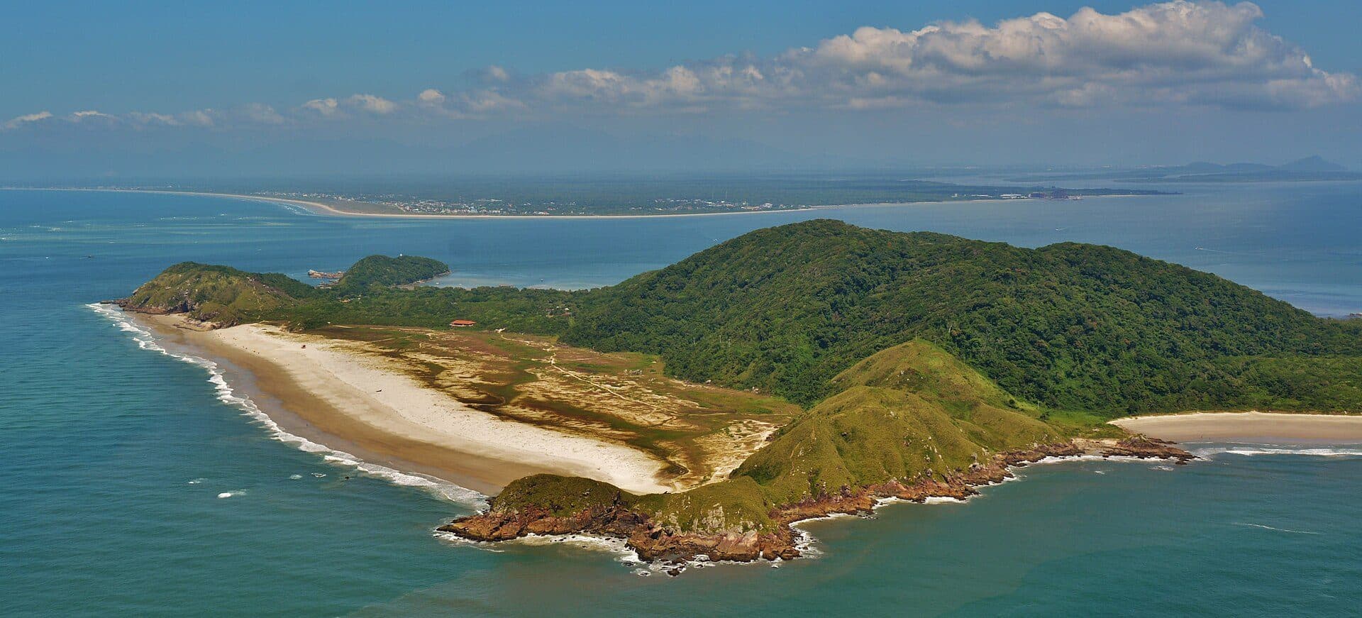 Vista da Praia das Encantadas na Ilha do Mel