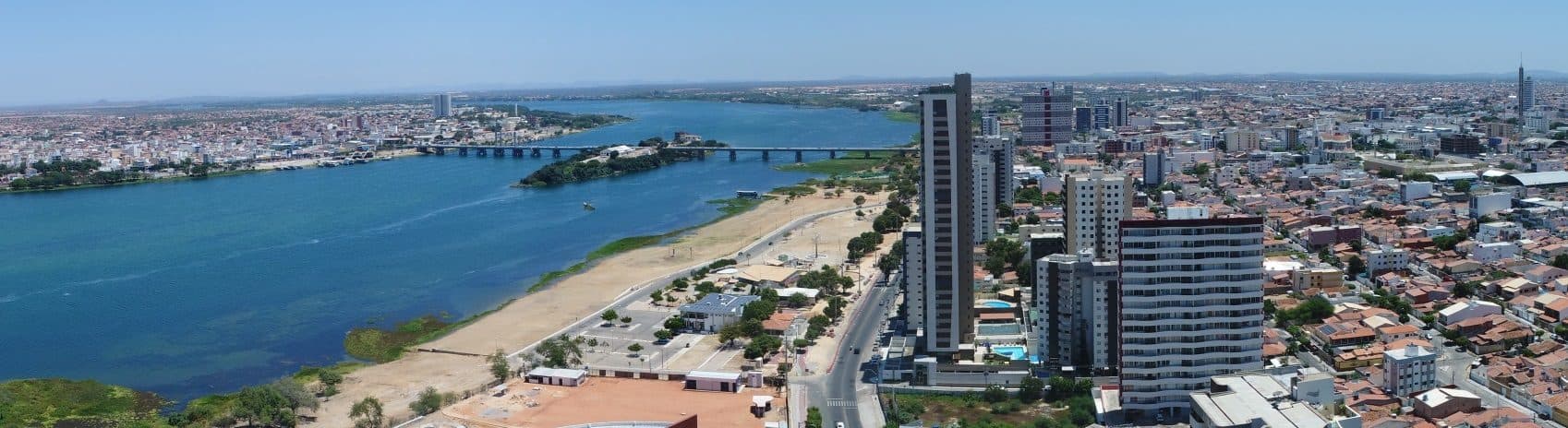 Vista do Rio São Francisco entre as cidades de Petrolina e Juazeiro