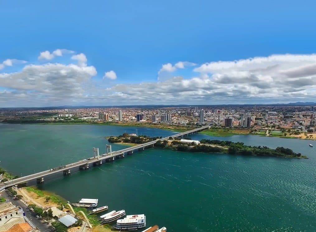 Vista do Rio São Francisco entre as cidades de Petrolina e Juazeiro