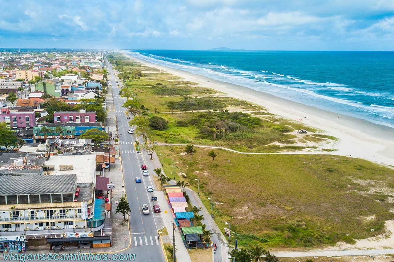 Vista da Praia de Leste em Pontal do Paraná