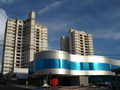 Fachada do edifício da Prefeitura Municipal de Rondonópolis