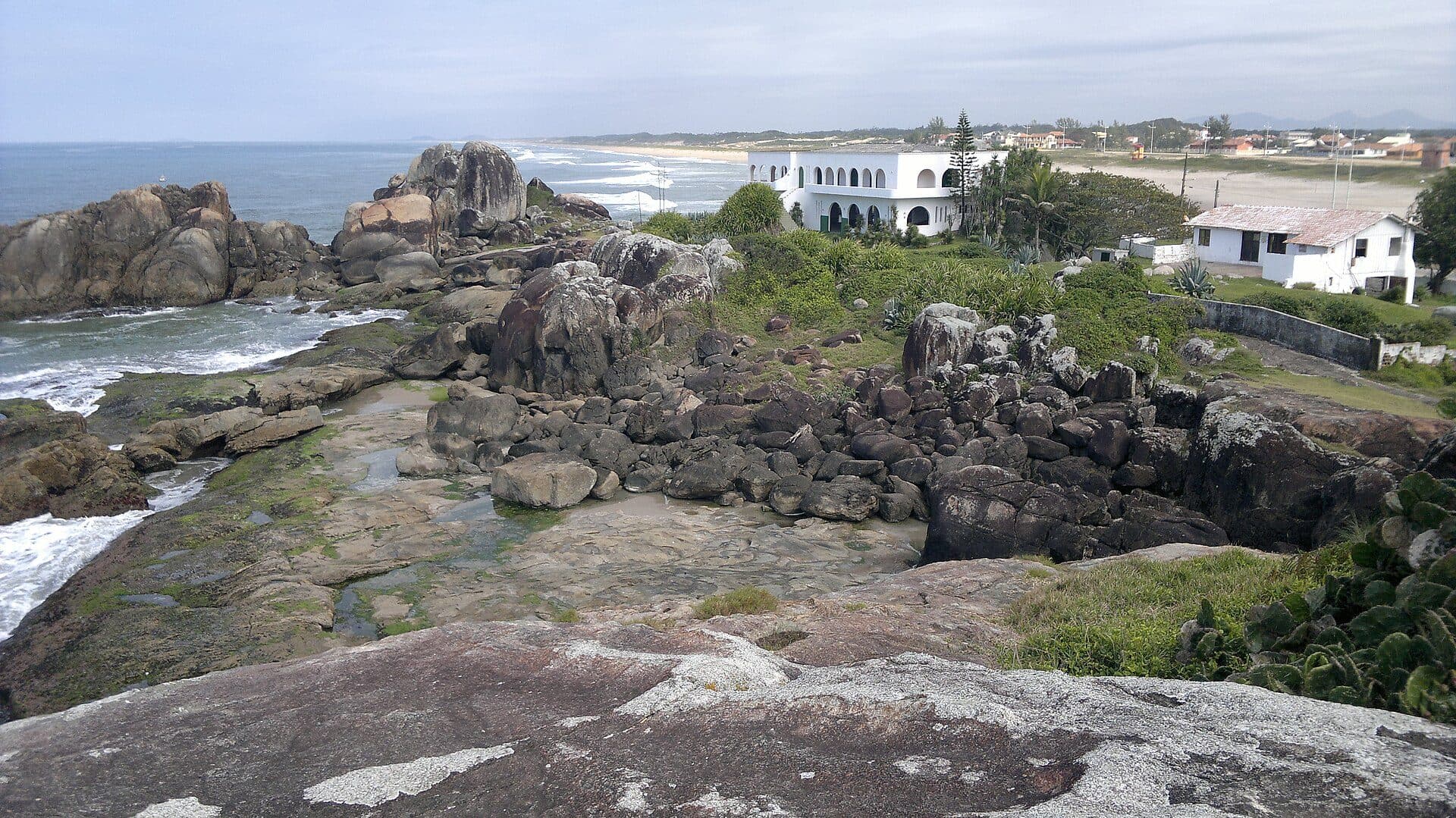 Vista da Praia da Enseada em São Francisco do Sul, Santa Catarina