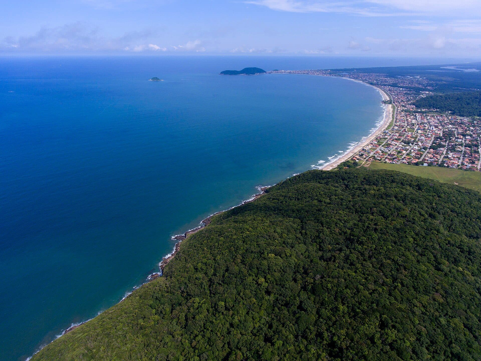 Vista da Praia de Ubatuba a partir do forte em São Francisco do Sul