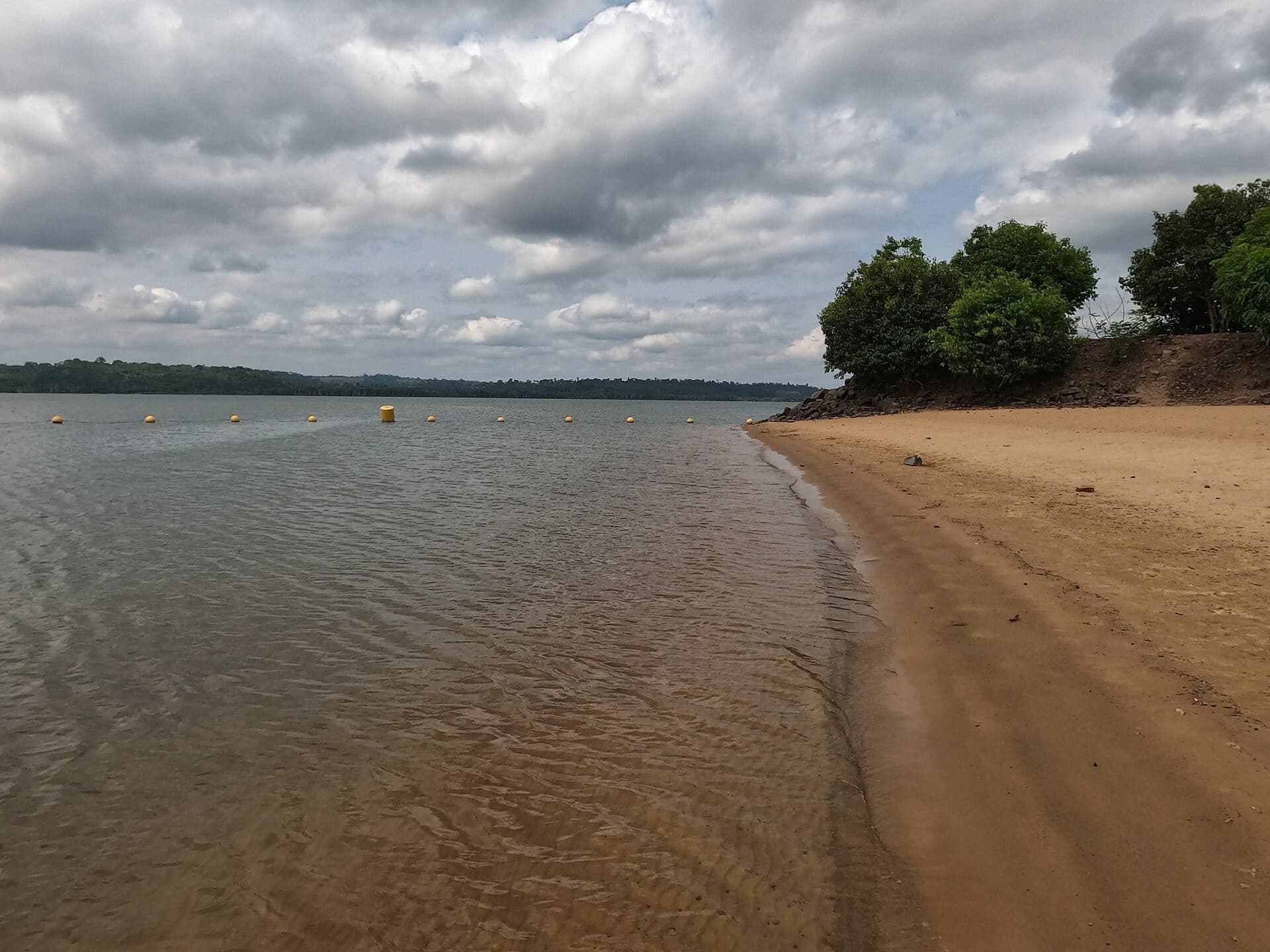 Vista da Praia do Massanori em Altamira