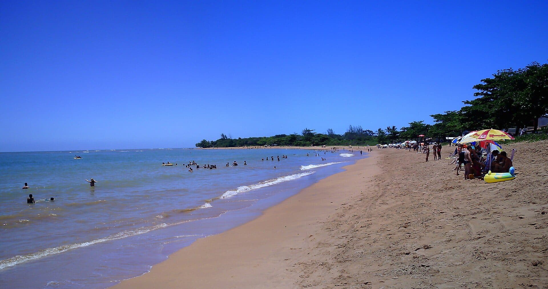 Vista da faixa de areia e do mar na Praia de Putiri