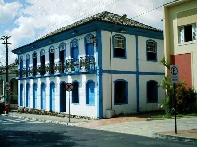 Vista externa do prédio histórico do Museu Dona Beja