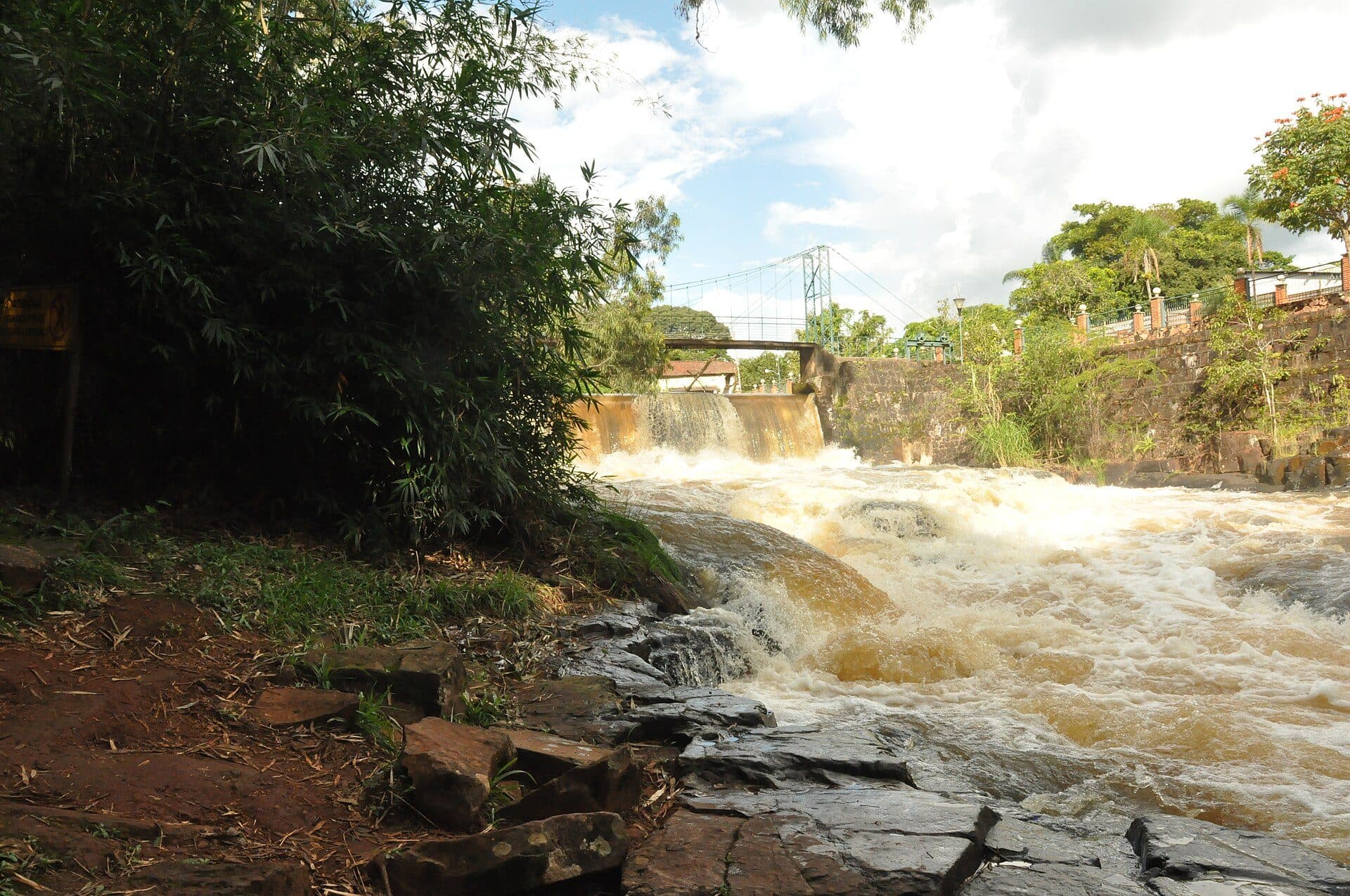 Paisagem natural do Parque dos Saltos em Brotas