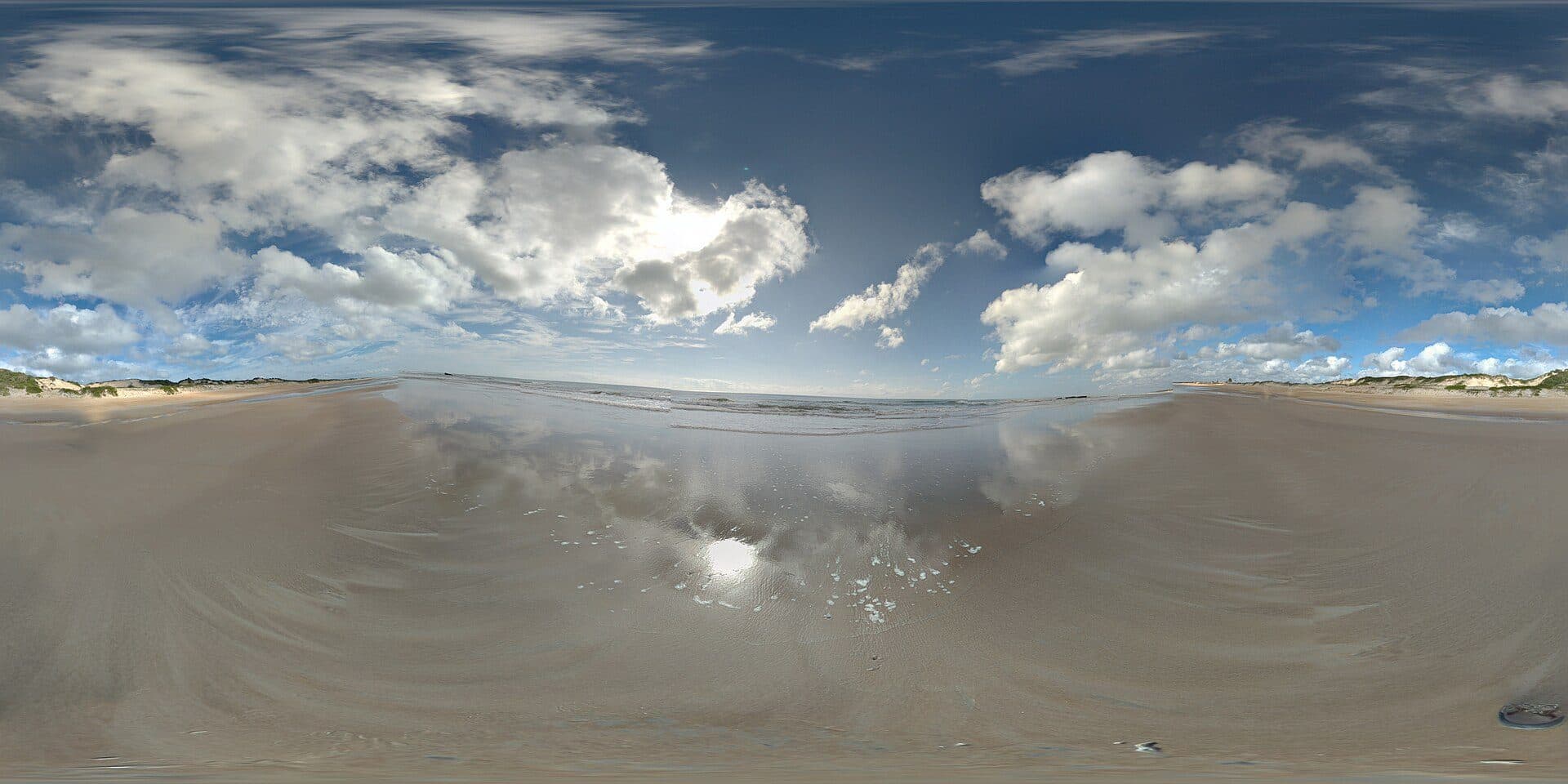Vista da praia e das dunas de areia de Itaúnas