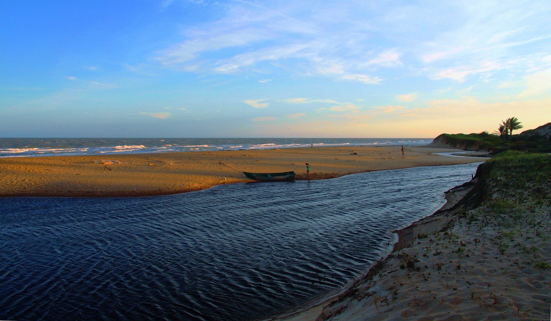 Vista da Praia do Riacho Doce em Conceição da Barra no Espírito Santo