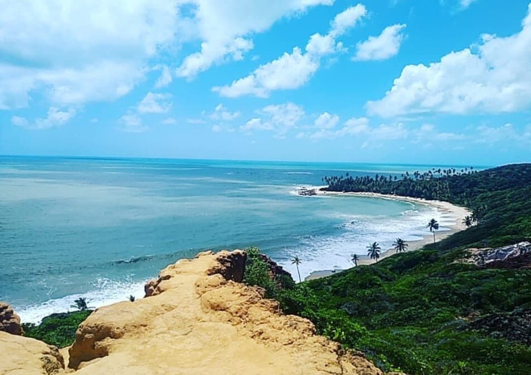 Vista da Praia de Coqueirinho a partir do Mirante Dedo de Deus na Paraíba