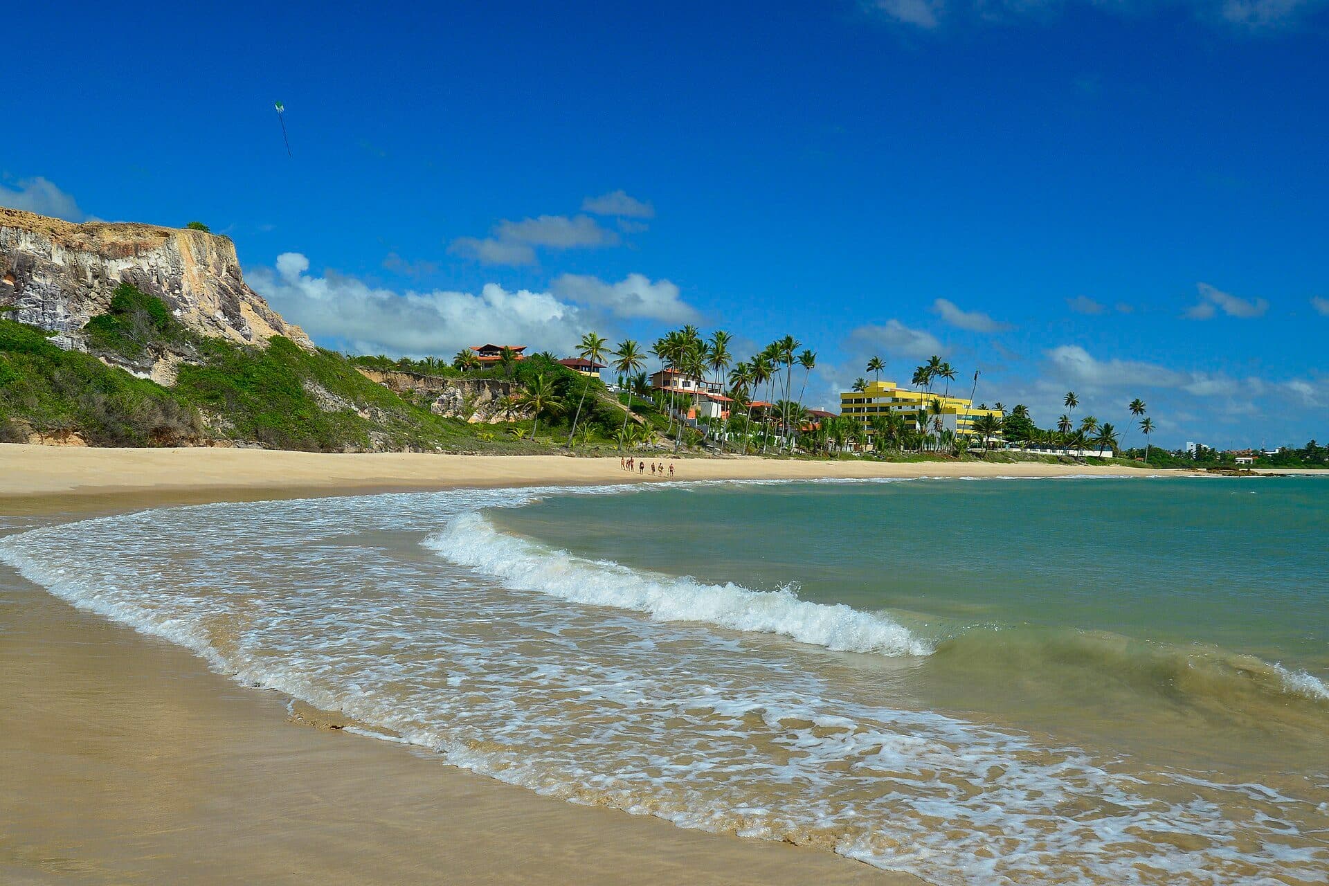 Vista da Praia de Tabatinga no litoral de Conde, Paraíba