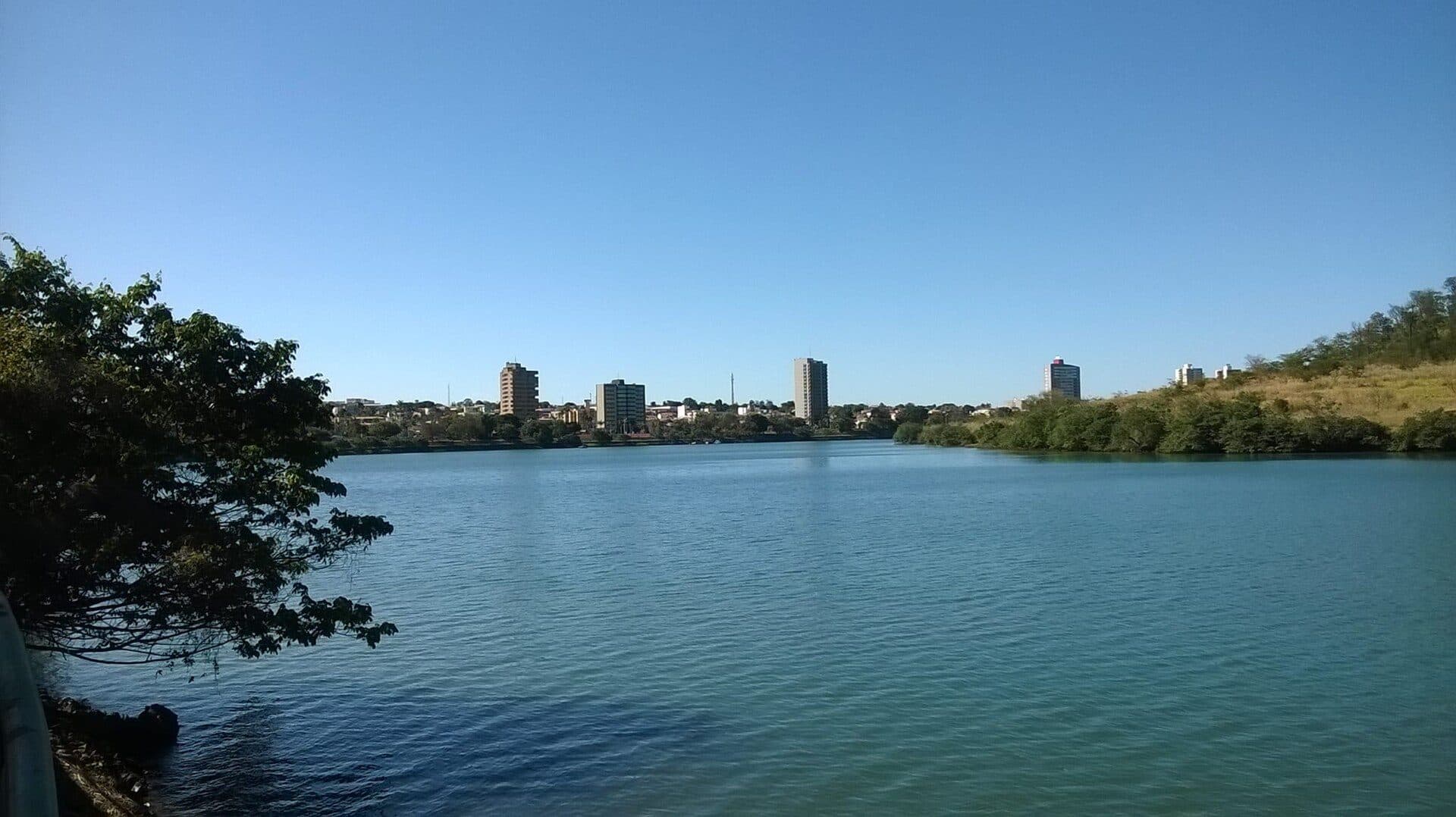 Vista da orla Beira Rio em Itumbiara, Goiás