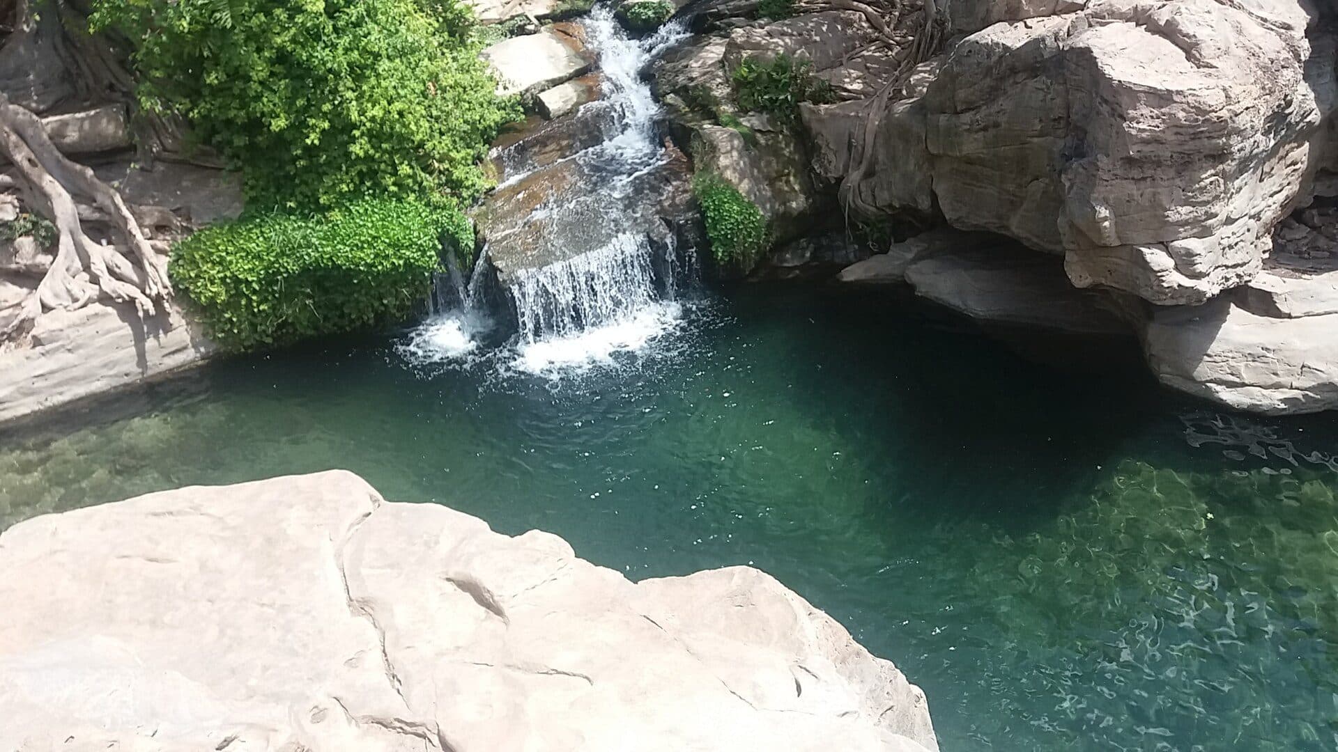 Vista da queda d'água da Cachoeira do Salitre, na Bahia