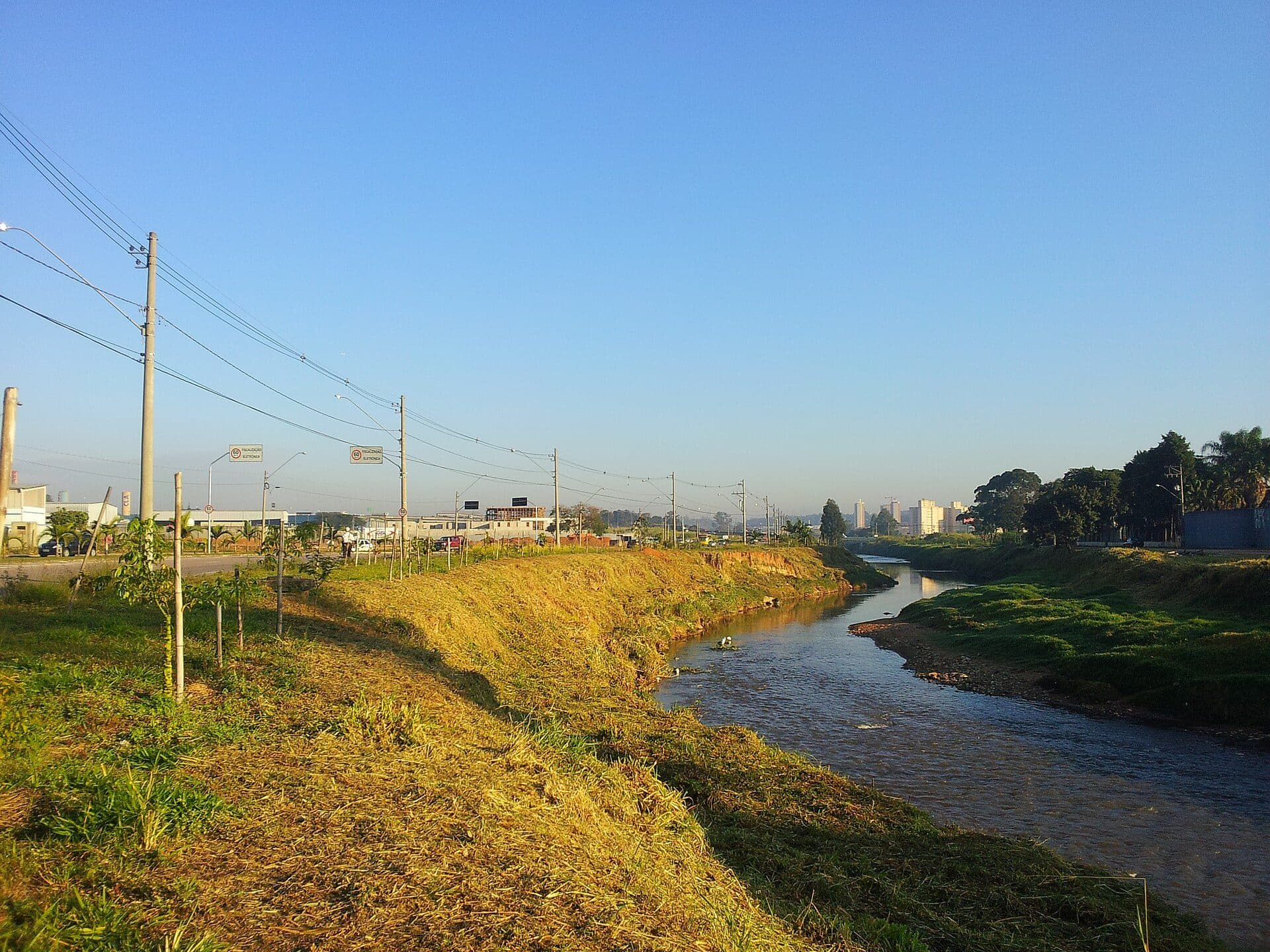 Vista do Rio Jundiaí e suas margens